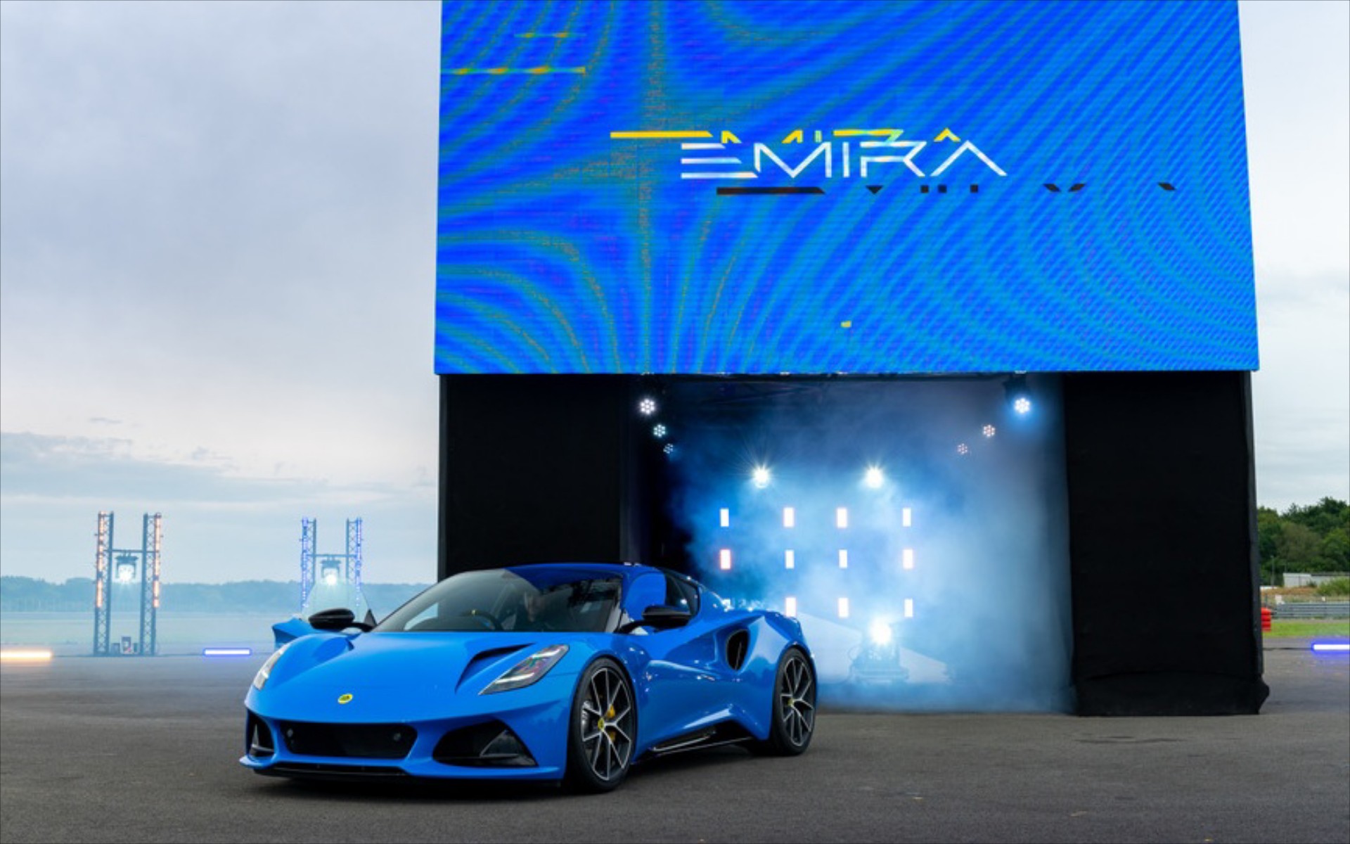 Πόσο κοστίζει η νέα Lotus Emira των 400 ίππων;
