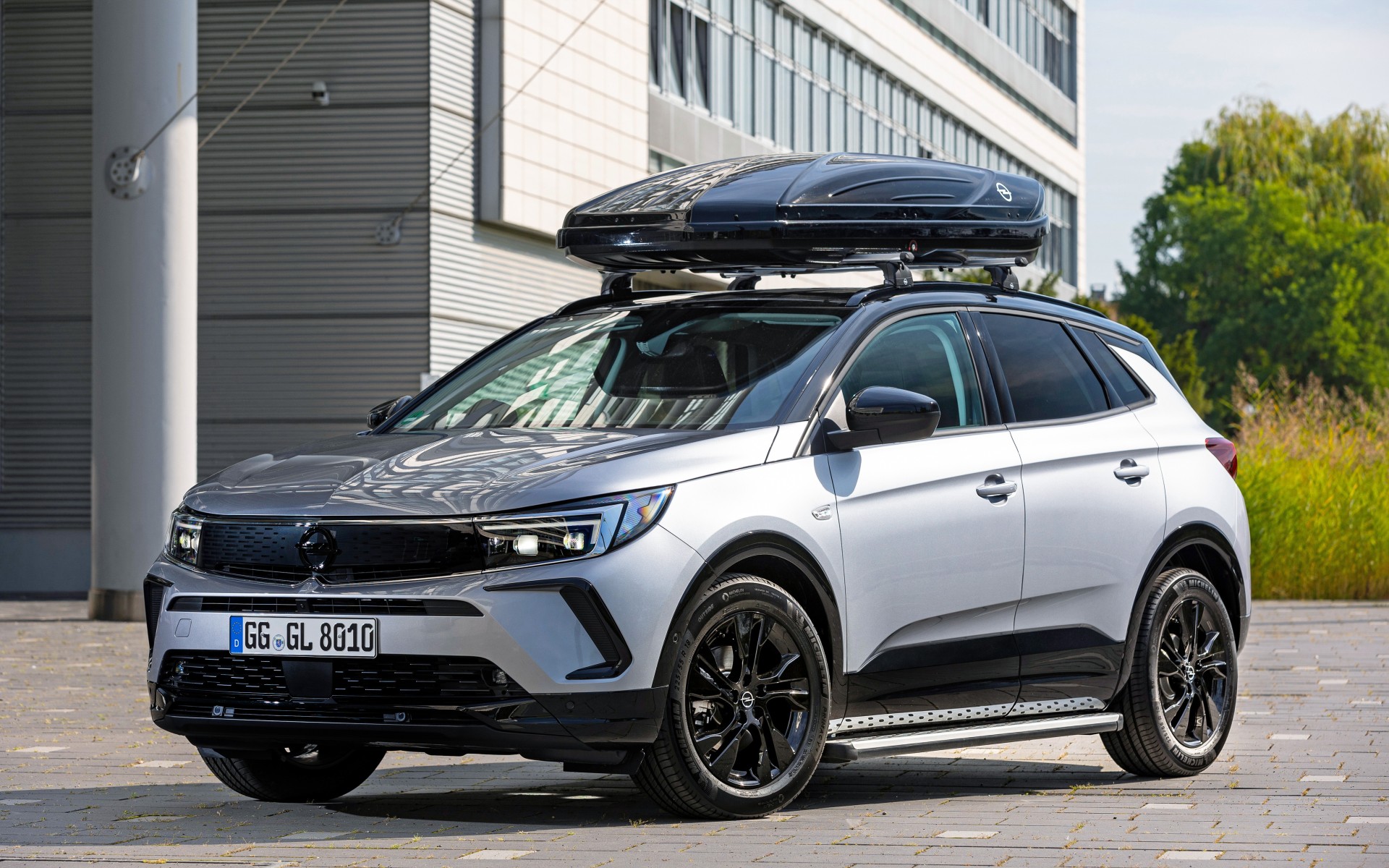 H Opel προσφέρει πλήθος αξεσουάρ για το νέο Grandland