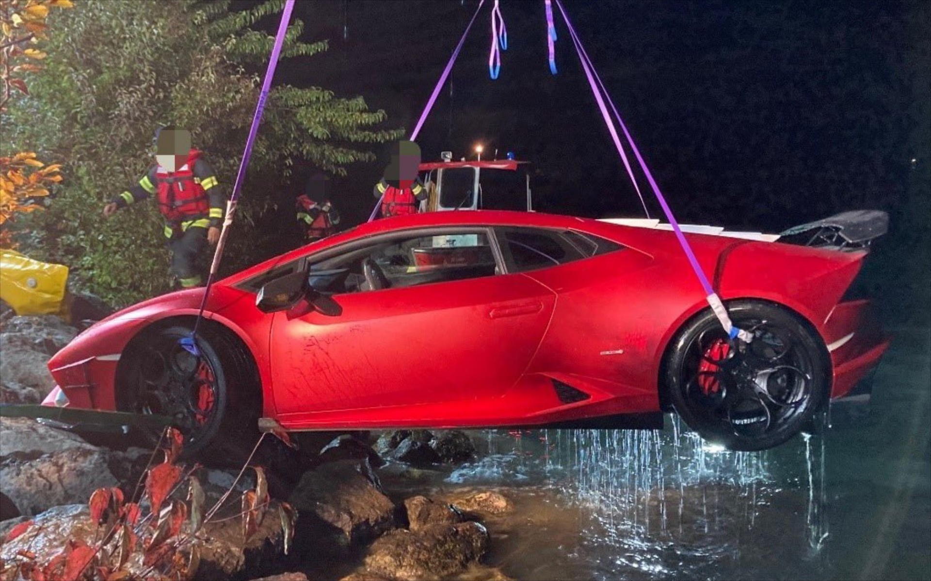 Οδηγός έκανε βουτιά σε λίμνη με τη Lamborghini του!