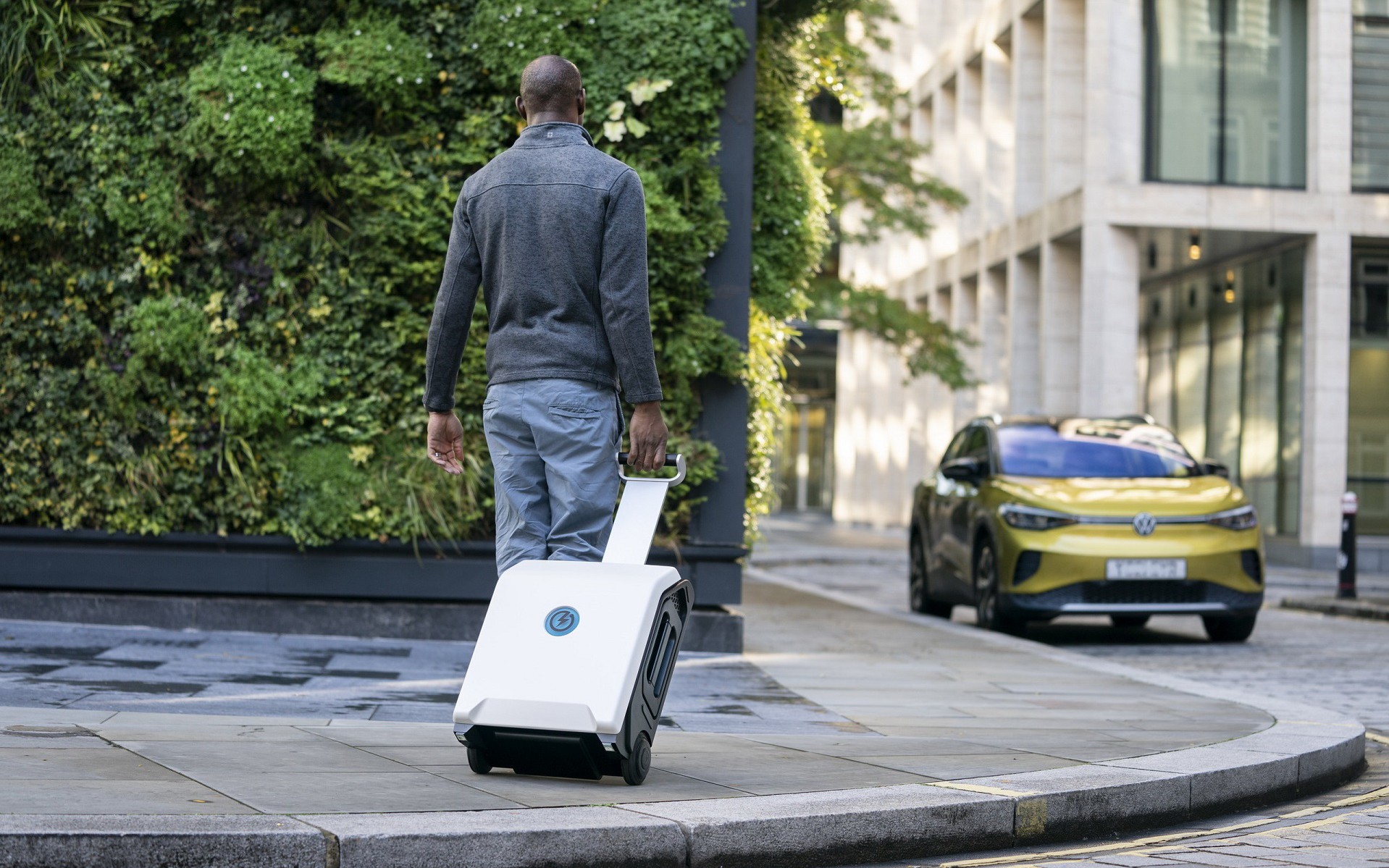 Ήξερες ότι υπάρχουν power bank για ηλεκτρικά αυτοκίνητα; [video]