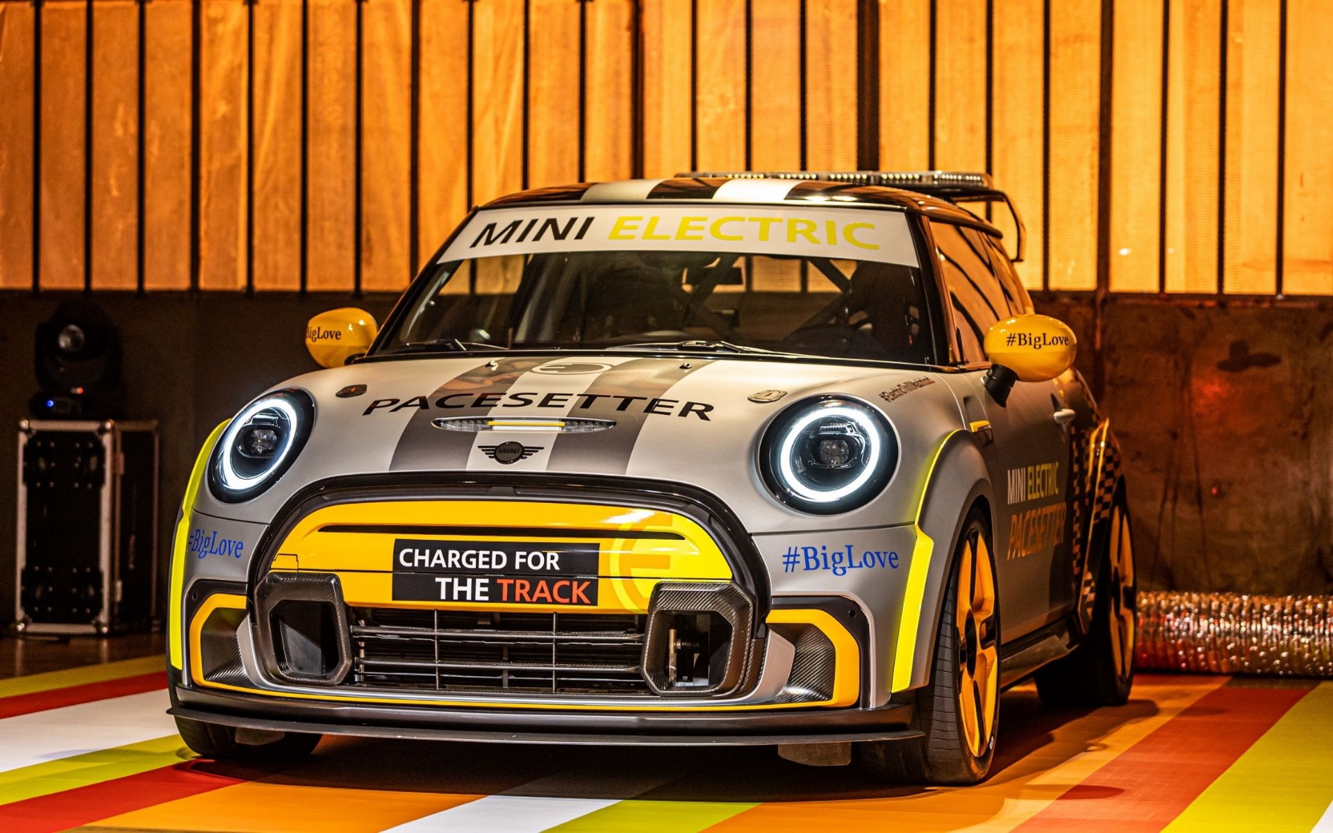 Ήρθε στην Ελλάδα το αυτοκίνητο ασφαλείας της Formula E, το MINI Pacesetter 