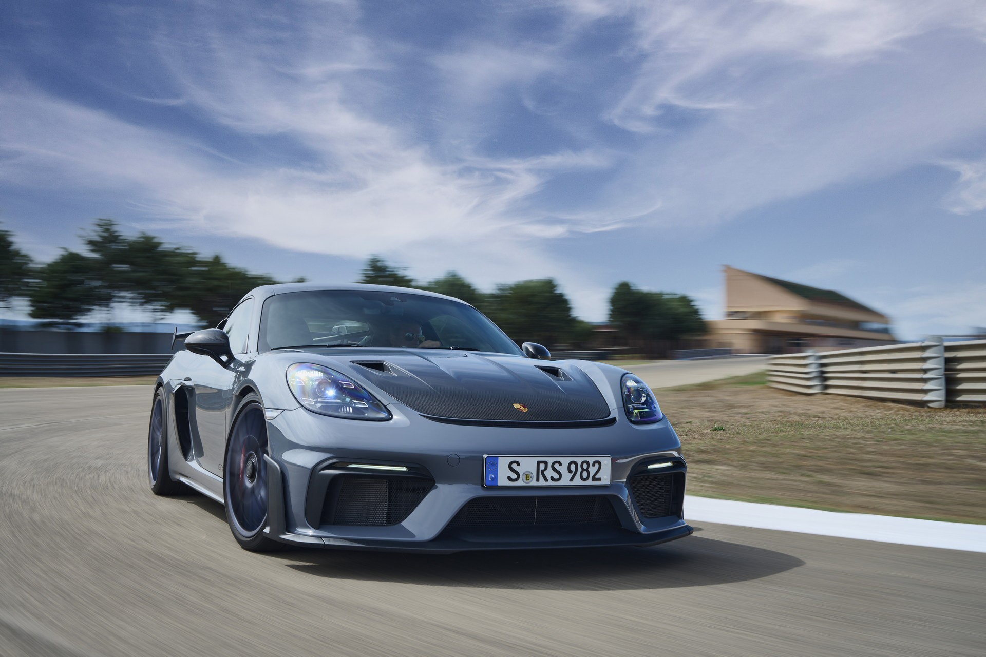 Porsche 718 Cayman GT4 RS: Η επιτομή του «ειδικού» [Video]