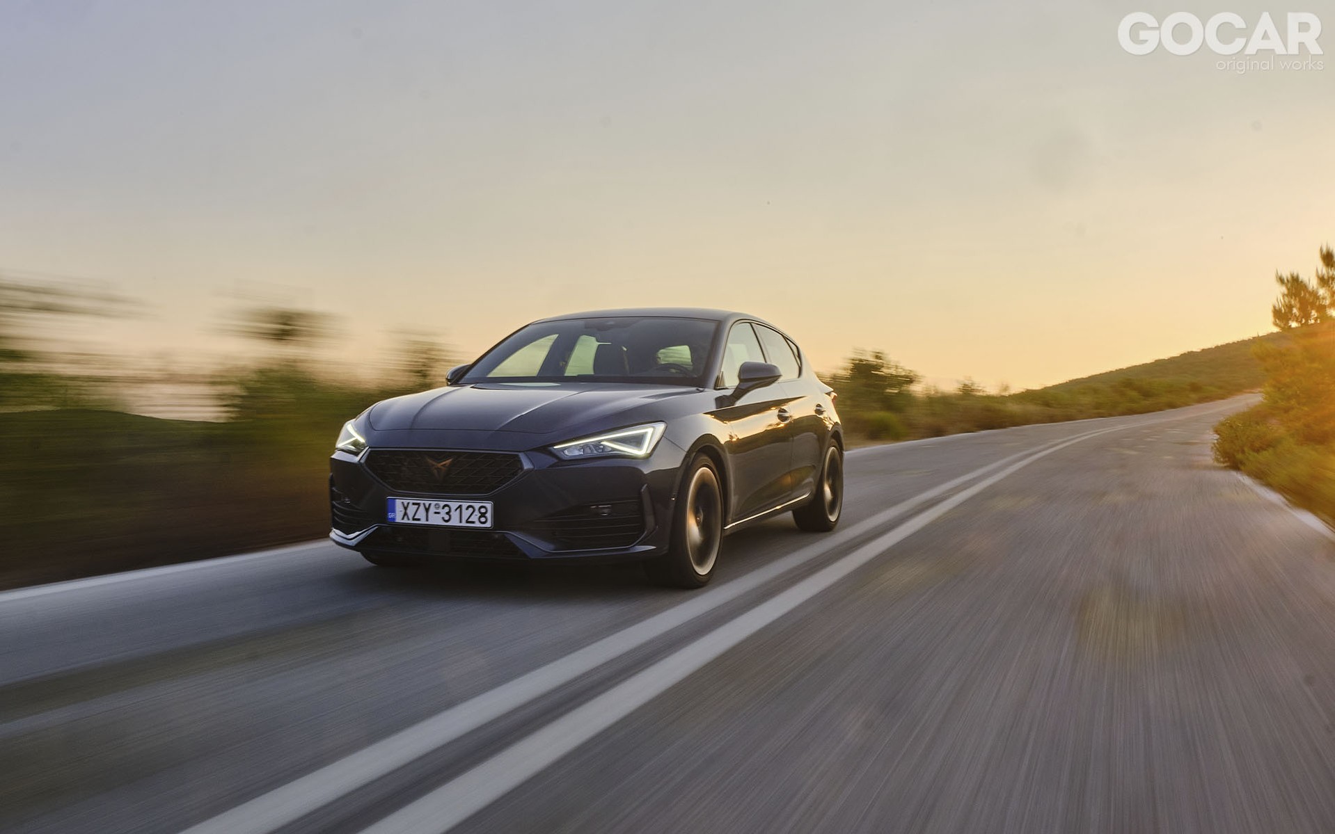 Δοκιμή CUPRA Leon 1.5 eTSI: Downsize & upgrade [video]