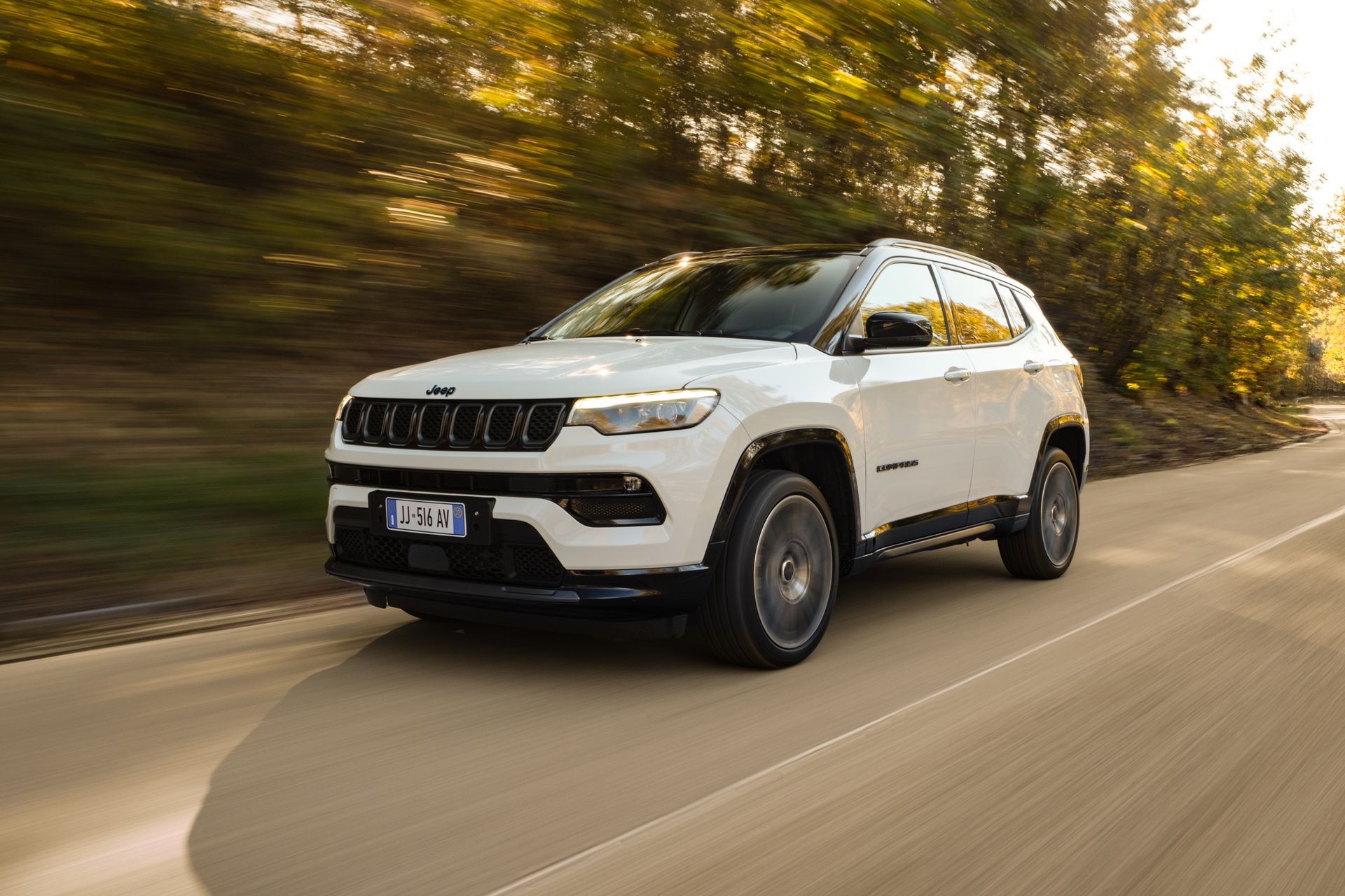 Jeep Compass: Η απόλυτη έκφραση του σύγχρονου SUV πιο προσιτή από ποτέ! 