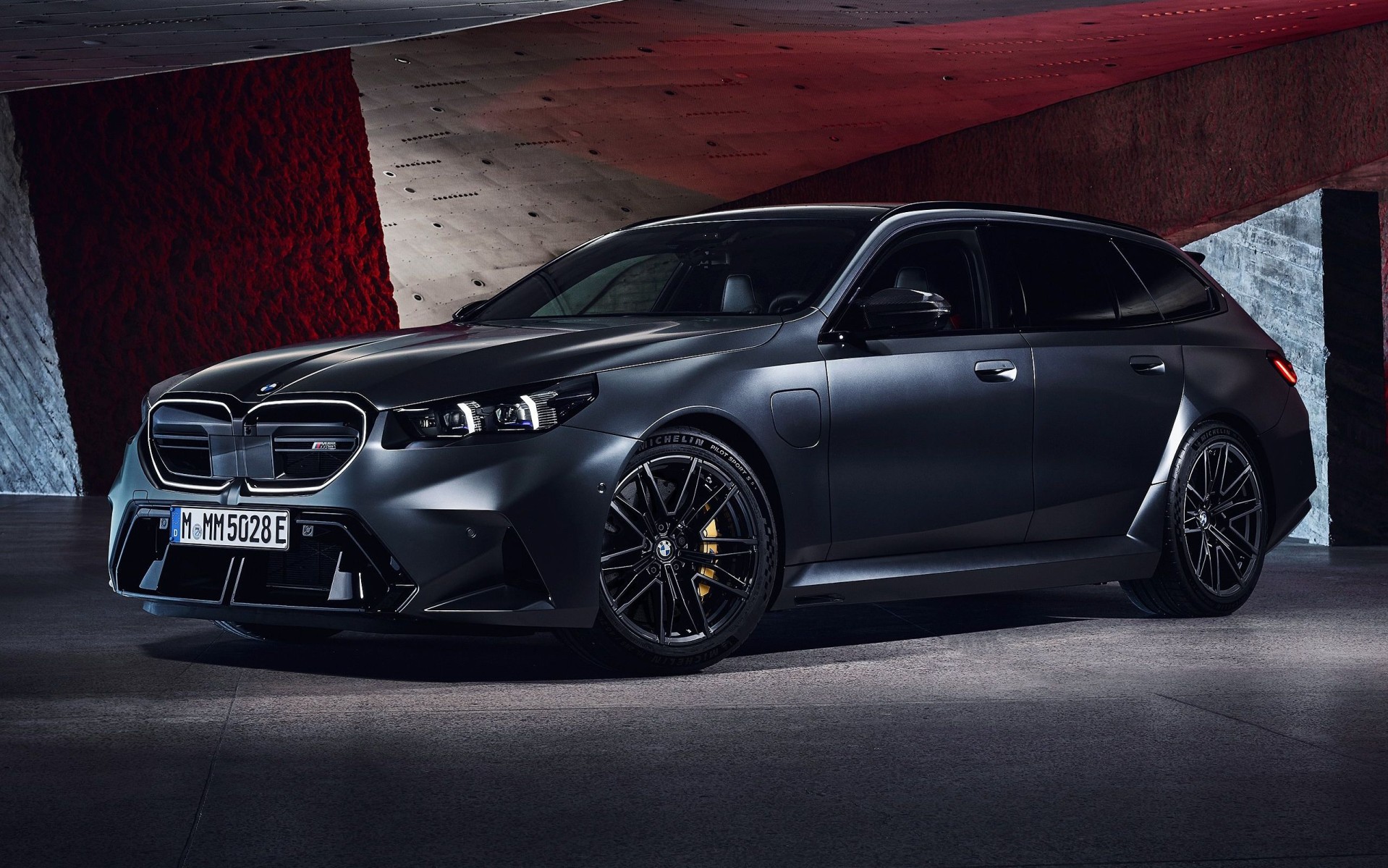 Επίσημο: Αυτή είναι η νέα BMW M5 Touring των 727 ίππων