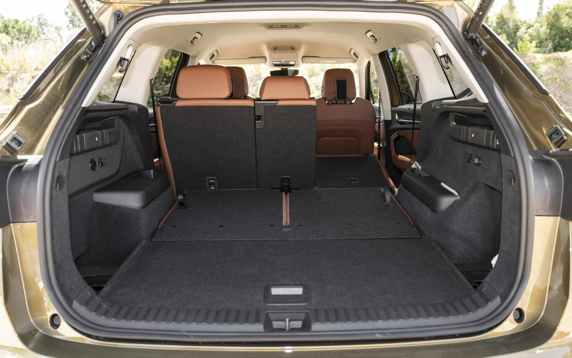 Το καλύτερο Skoda - Έχει τεράστιο χώρο αποσκευών και καίει 5,4lt στα 100 km! 