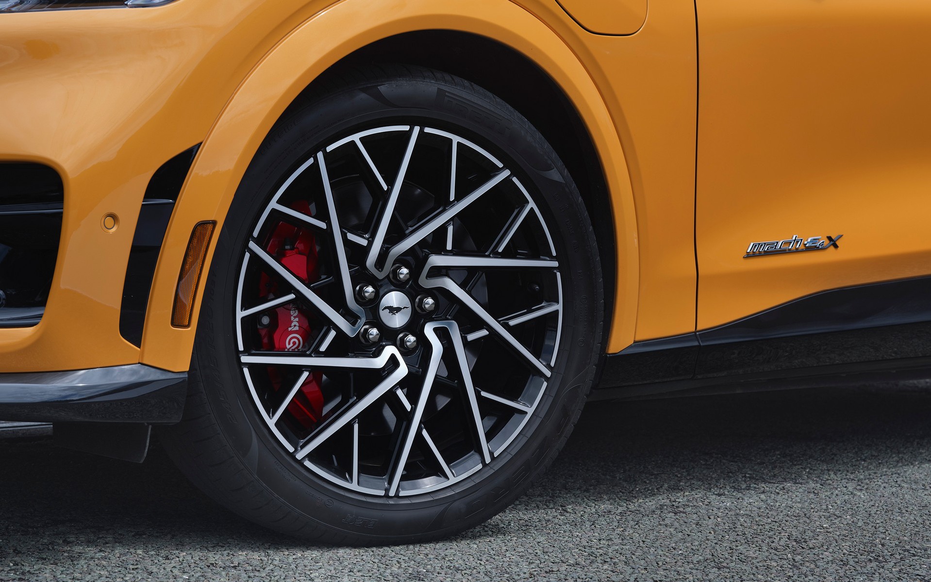 Tα τέσσερα Ford που μπορείς να αποκτήσεις με επιτόκιο 4,9% και 8 χρόνια εγγύηση!