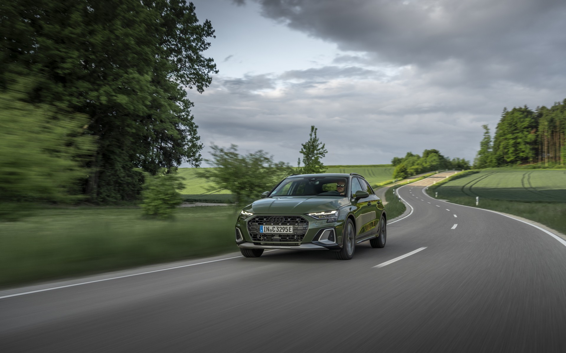 Audi A3: Hatchback ή crossover, με κατανάλωση 0,3 lt/100 km και premium προσέγγιση! 