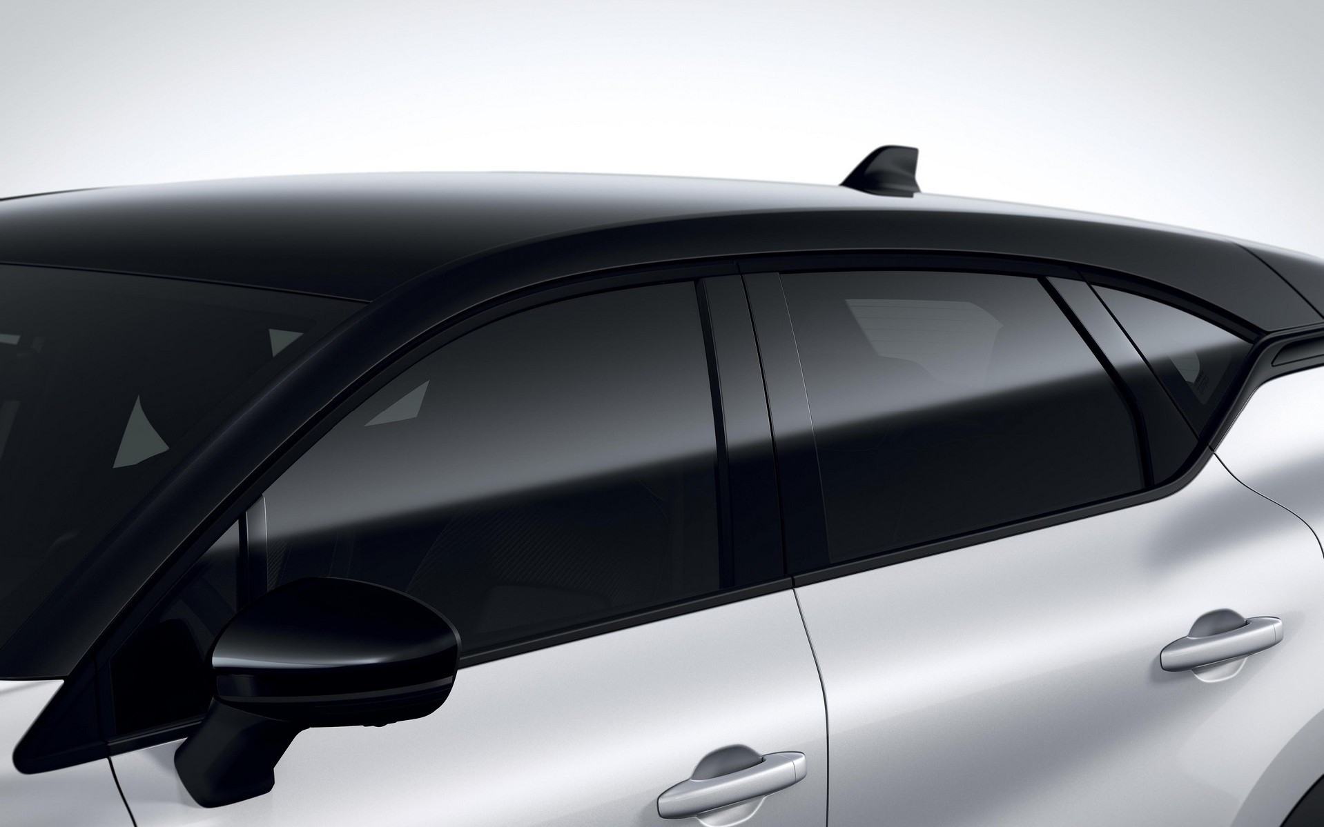 To full υβριδικό B-SUV που καίει 40% λιγότερη βενζίνη - Έχει όφελος 2.000 ευρώ και εγγύηση 5 χρόνια!