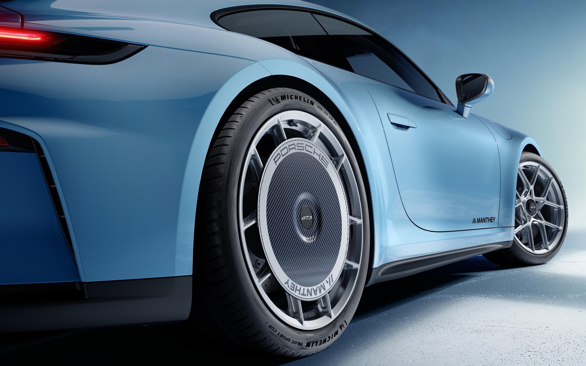 Πόσο καλύτερη γίνεται η Porsche 911 GT3 με το Manthey Kit – Δες πόσο κοστίζει! 