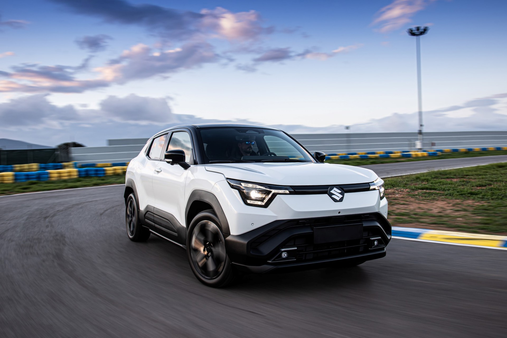 <br />
<b>Notice</b>:  Undefined property: stdClass::$title in <b>/home/www3gocar/public_html/templates/t2024/ice_c/9a1326b63621589c2d0ae49576f7df8a09573c42_0.file.box.featured.tpl.php</b> on line <b>89</b><br />
