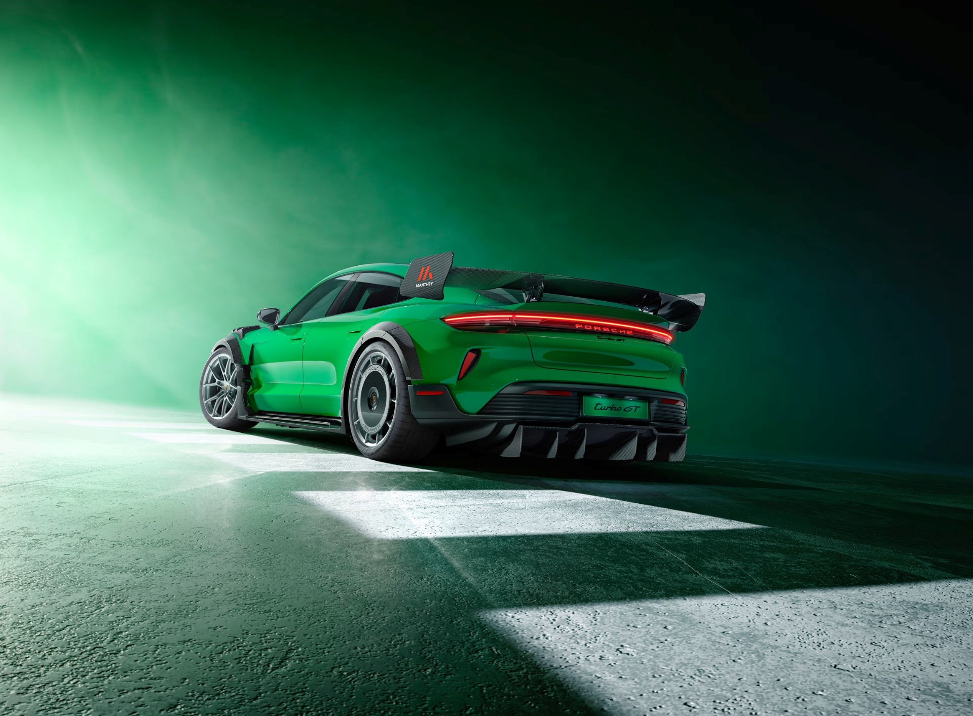 Γίνεται να βελτιώσεις μία ηλεκτρική Porsche; Κι όμως, υπάρχει ένα κιτ που τα καταφέρνει