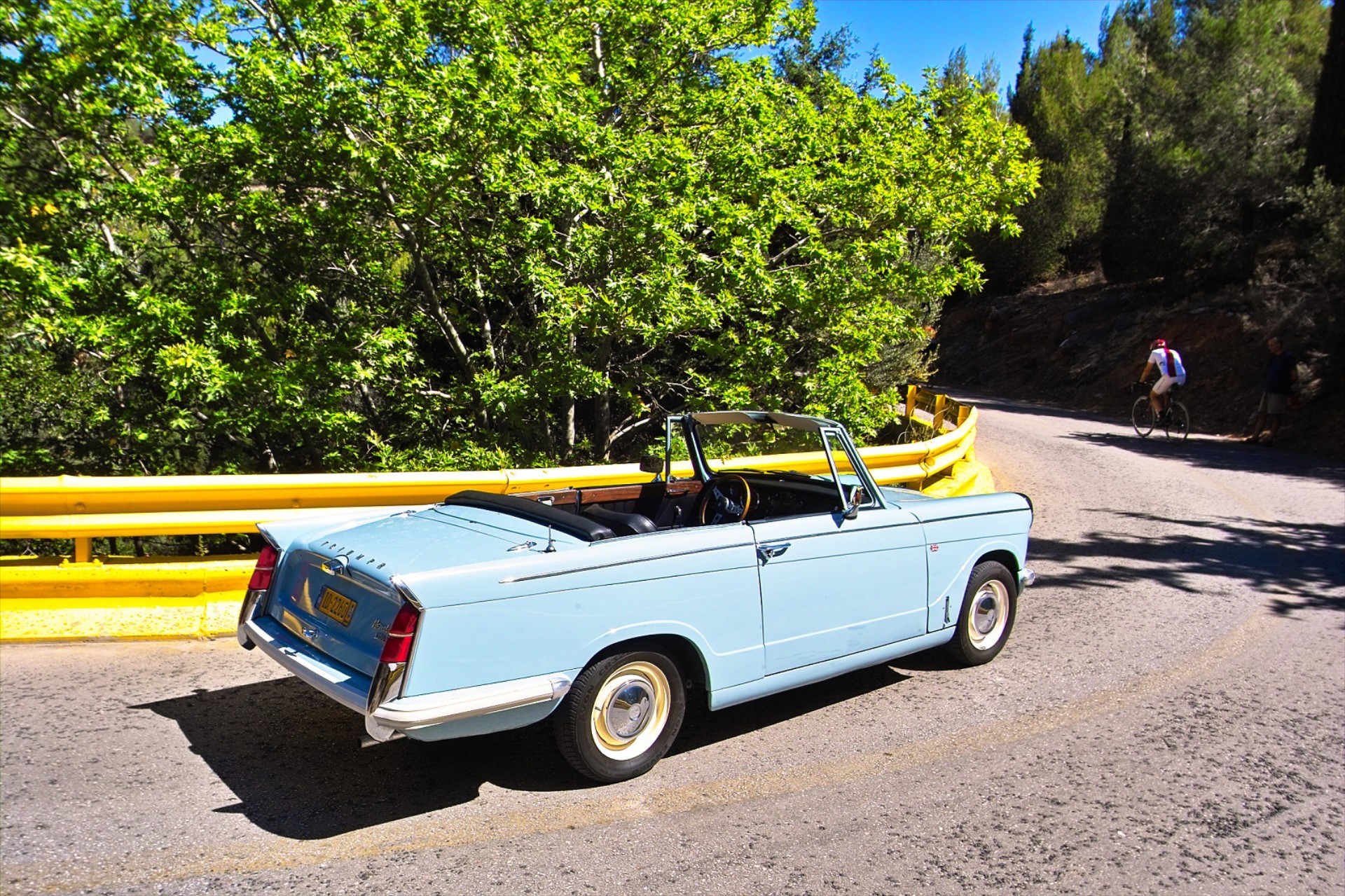 ΟΔΗΓΟΥΜΕ Triumph Herald 1200: Πολύ αργά