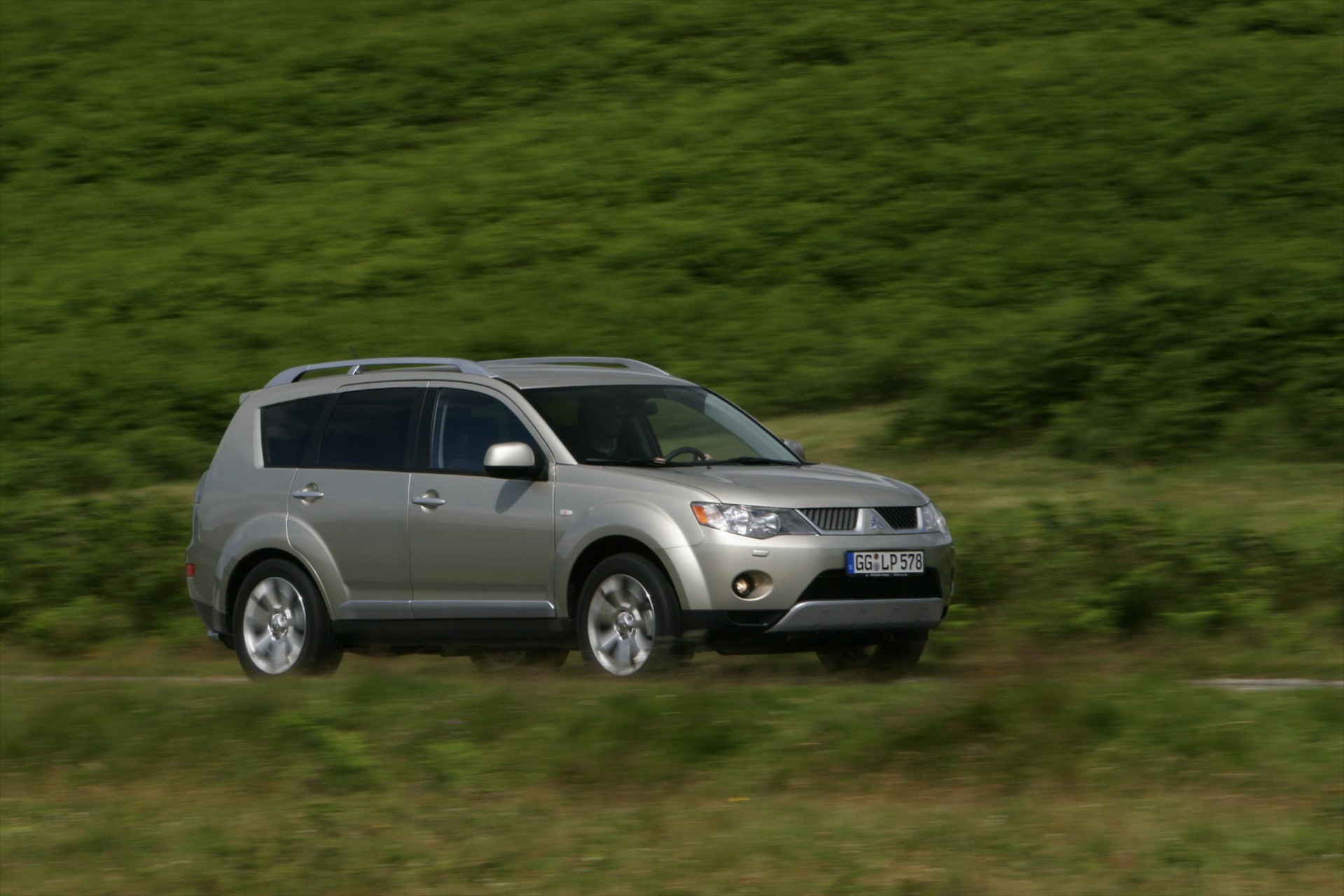 <br />
<b>Notice</b>:  Undefined property: stdClass::$title in <b>/home/www3gocar/public_html/templates/t2024/ice_c/9a1326b63621589c2d0ae49576f7df8a09573c42_0.file.box.featured.tpl.php</b> on line <b>89</b><br />
