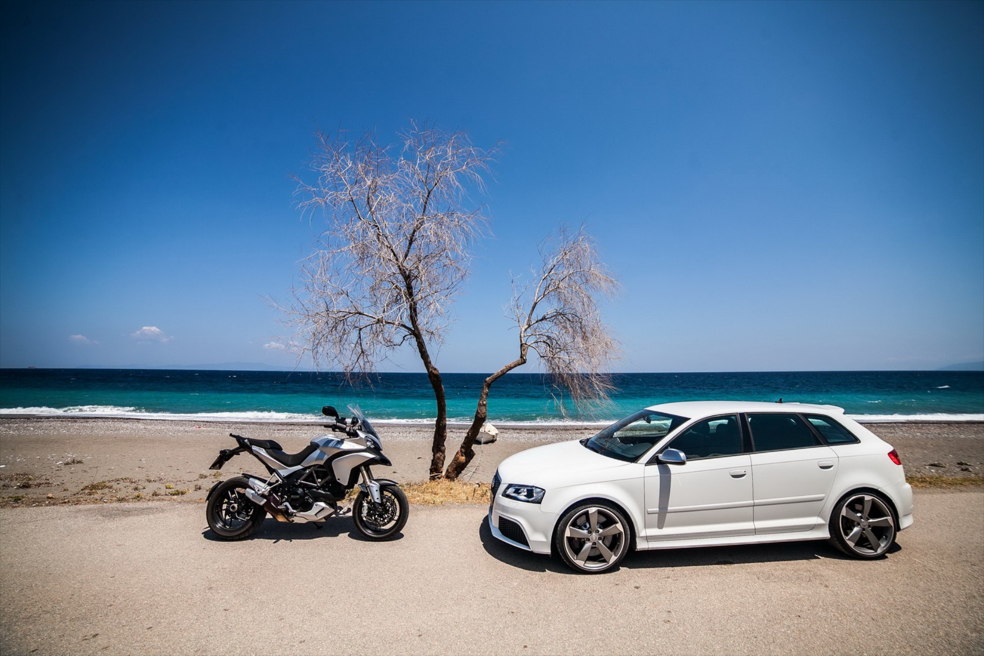 Audi RS3 vs Ducati Multistrada 1200