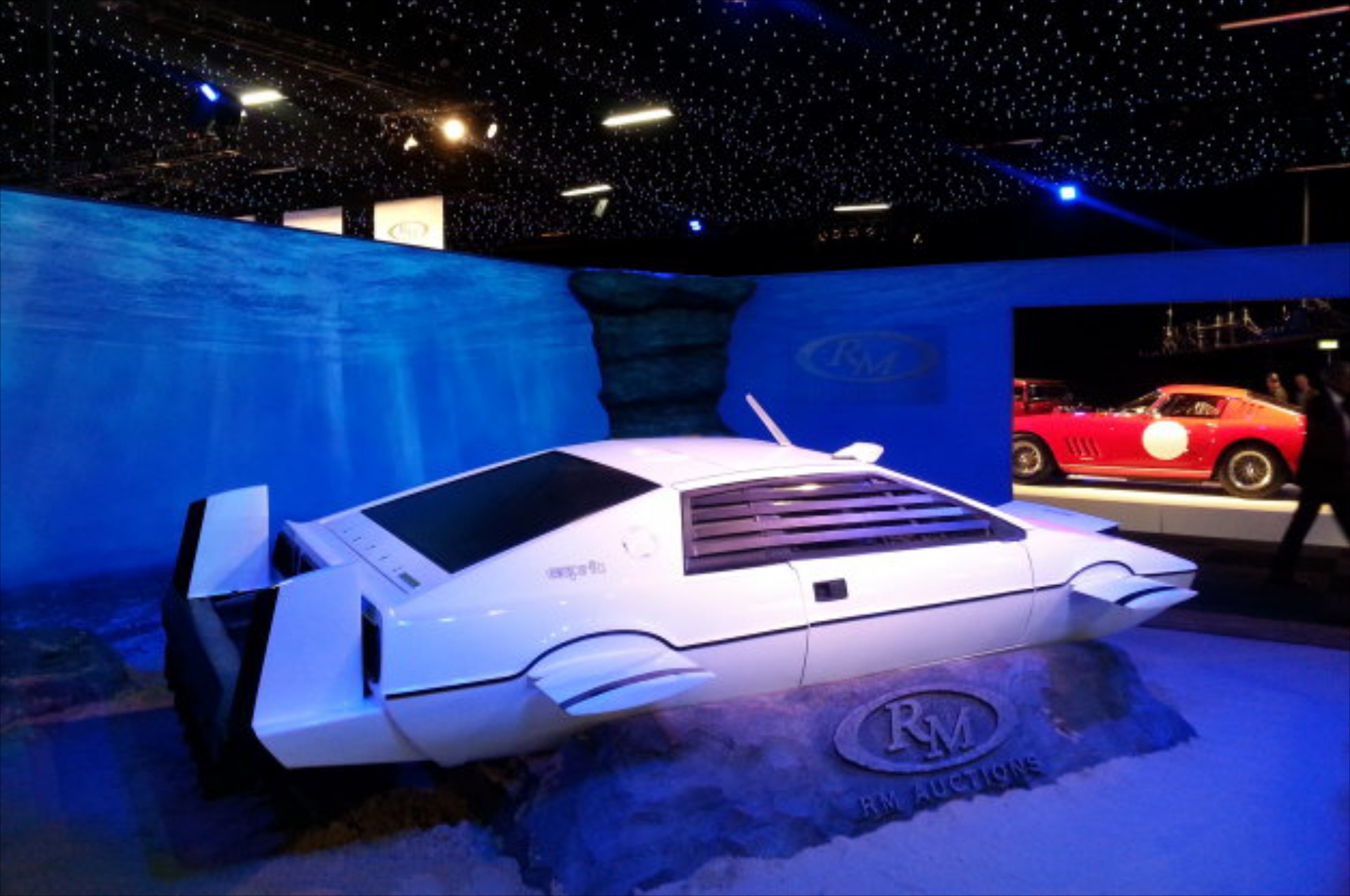 Ποιος αγόρασε τη Lotus-υποβρύχιο του 007;