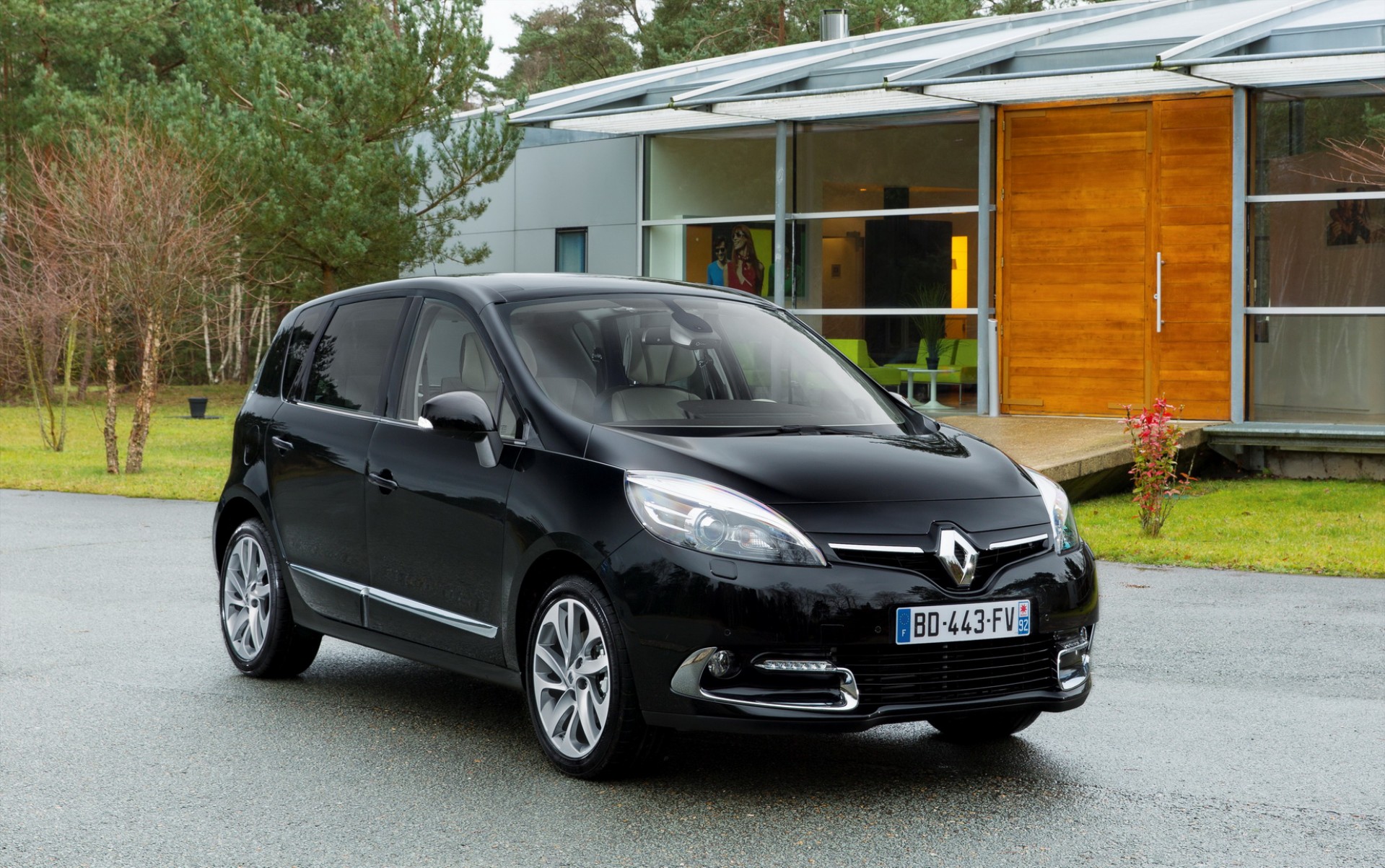 Νέο Renault Scenic με όφελος 3.960 ευρώ