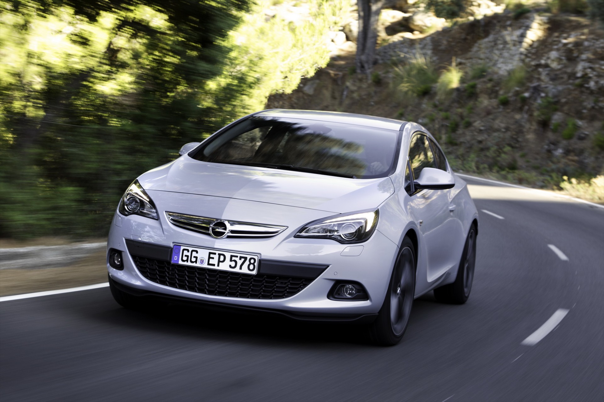 Νέο Opel Astra GTC 1.6 ECOTEC με 200 ίππους