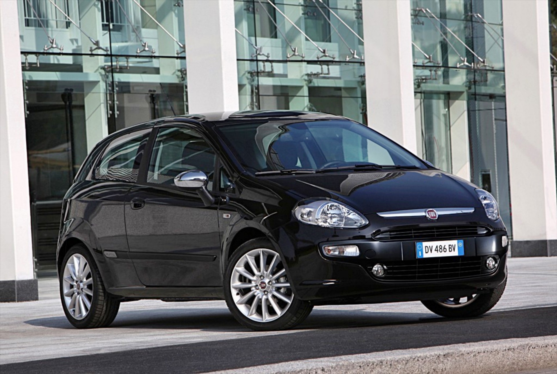 <br />
<b>Notice</b>: Undefined property: stdClass::$title in <b>/home/www3gocar/public_html/templates/t2024/ice_c/9a1326b63621589c2d0ae49576f7df8a09573c42_0.file.box.featured.tpl.php</b> on line <b>89</b><br />