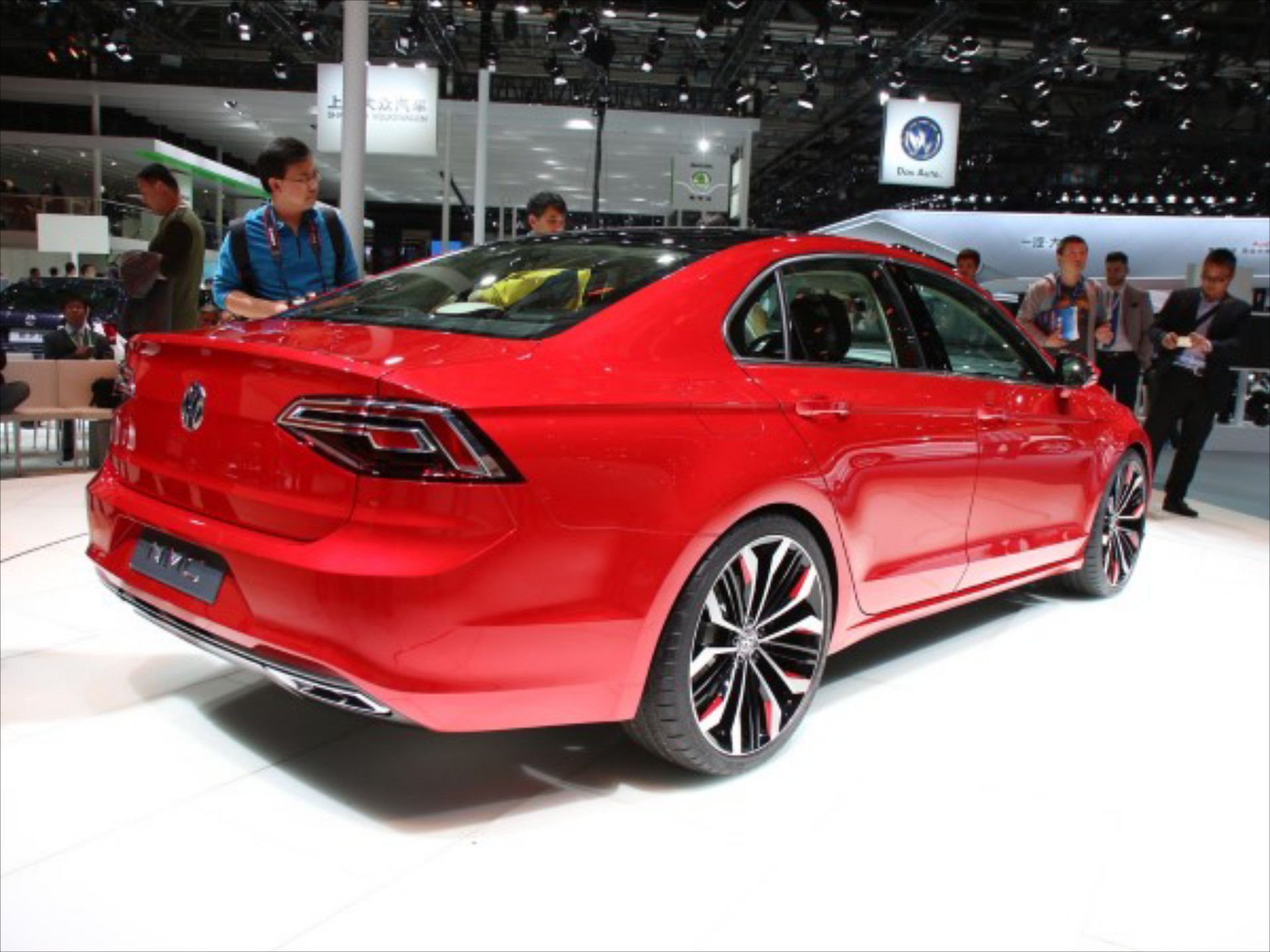 Νέο μεσαίο τετράθυρο coupe από τη VW
