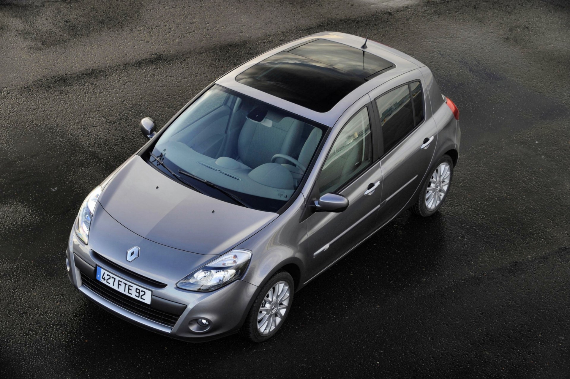 <br />
<b>Notice</b>:  Undefined property: stdClass::$title in <b>/home/www3gocar/public_html/templates/t2024/ice_c/9a1326b63621589c2d0ae49576f7df8a09573c42_0.file.box.featured.tpl.php</b> on line <b>89</b><br />
