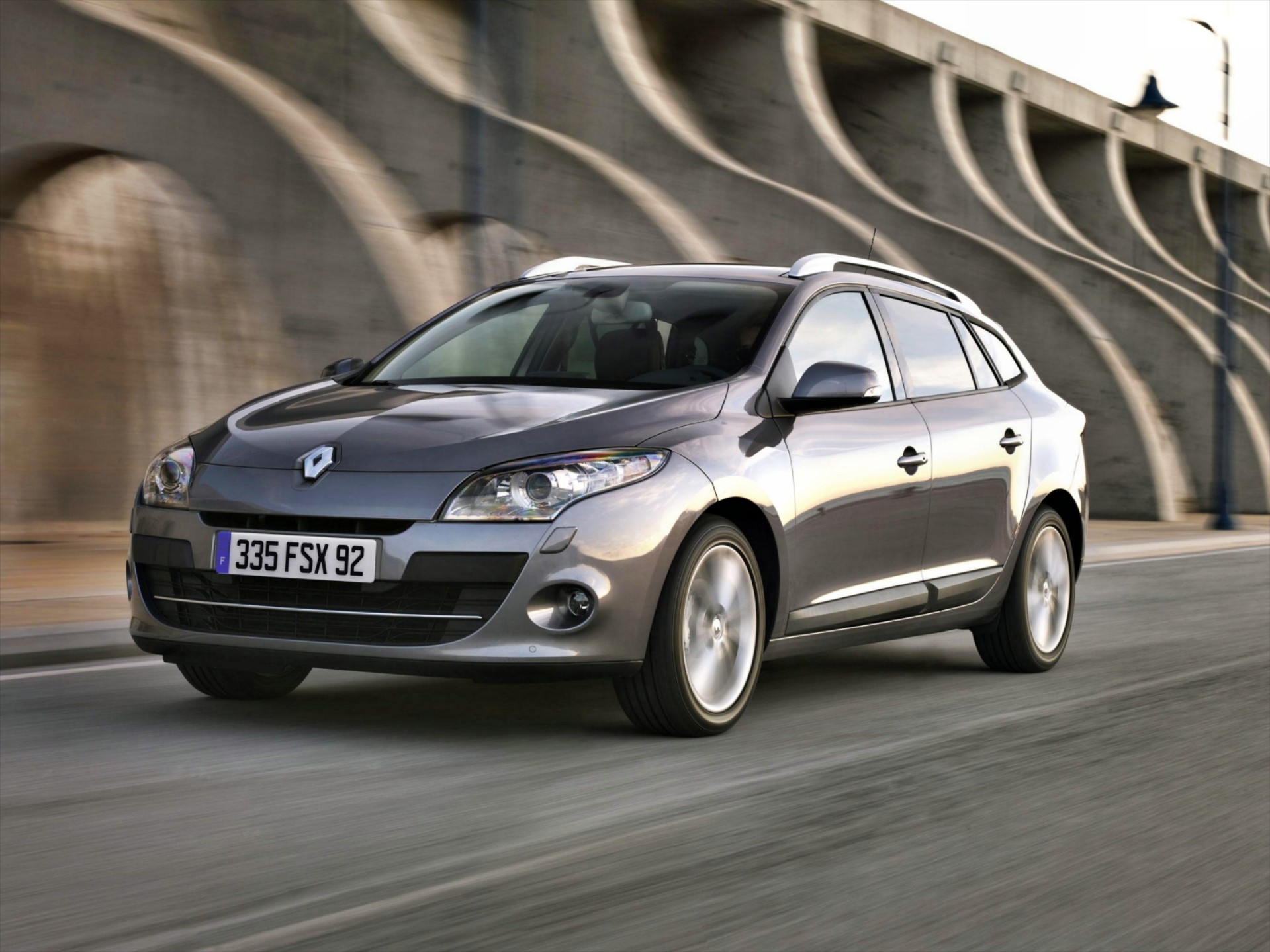 <br />
<b>Notice</b>: Undefined property: stdClass::$title in <b>/home/www3gocar/public_html/templates/t2024/ice_c/9a1326b63621589c2d0ae49576f7df8a09573c42_0.file.box.featured.tpl.php</b> on line <b>89</b><br />