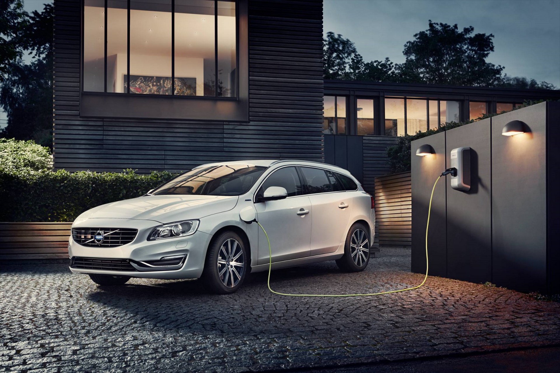 Volvo V60 Plug-in Hybrid στην Ελλάδα