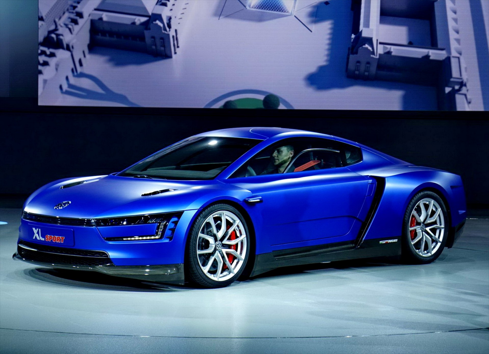 Νέο Volkswagen XL1 Sport στο Παρίσι