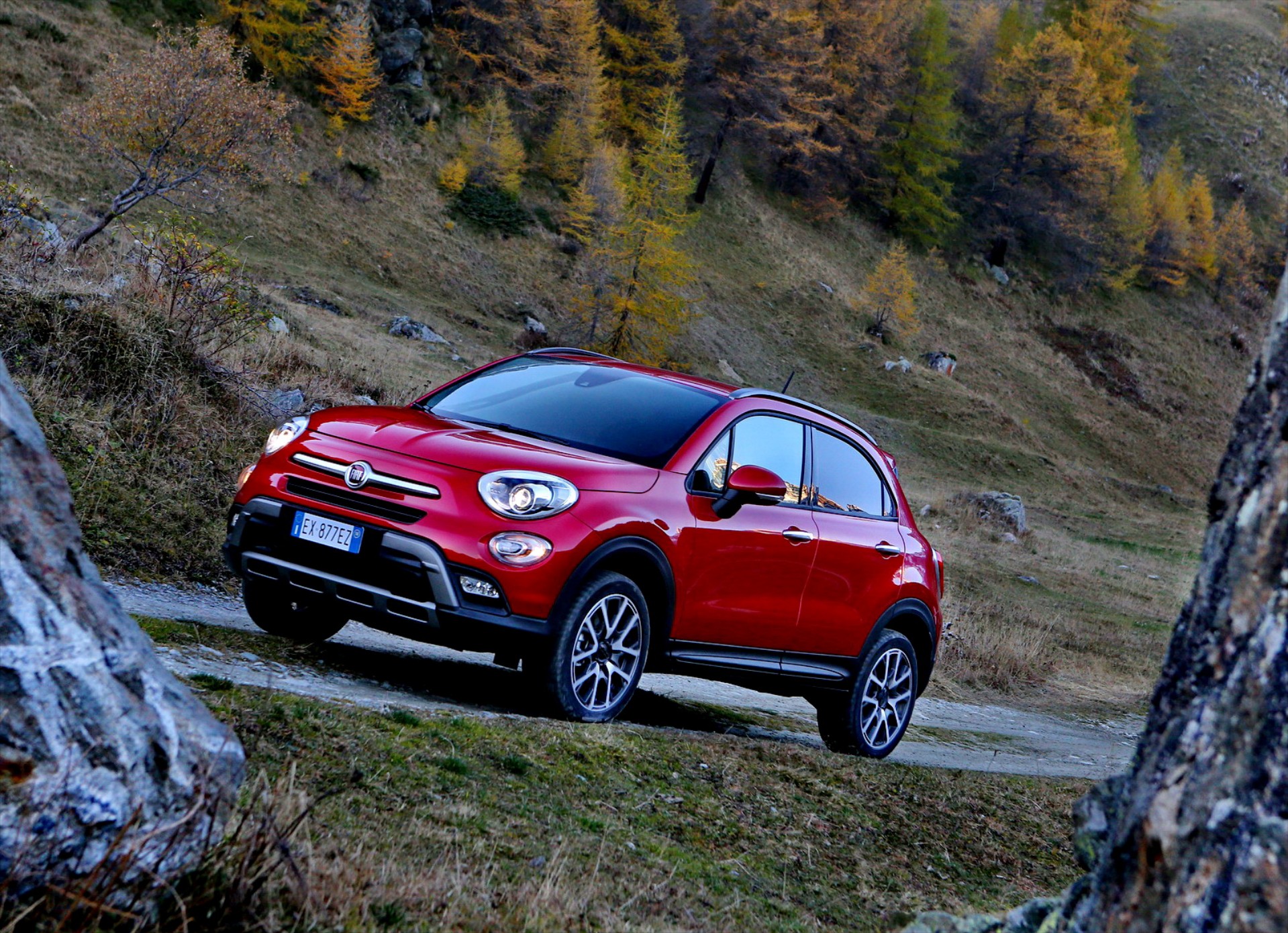 ΟΔΗΓΟΥΜΕ το νέο FIAT 500Χ στην Ιταλία