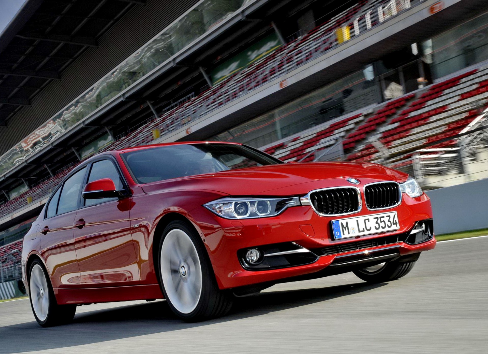 Φέτος, τα Χριστούγεννα ήρθαν νωρίτερα στην BMW Σφακιανάκης !!!