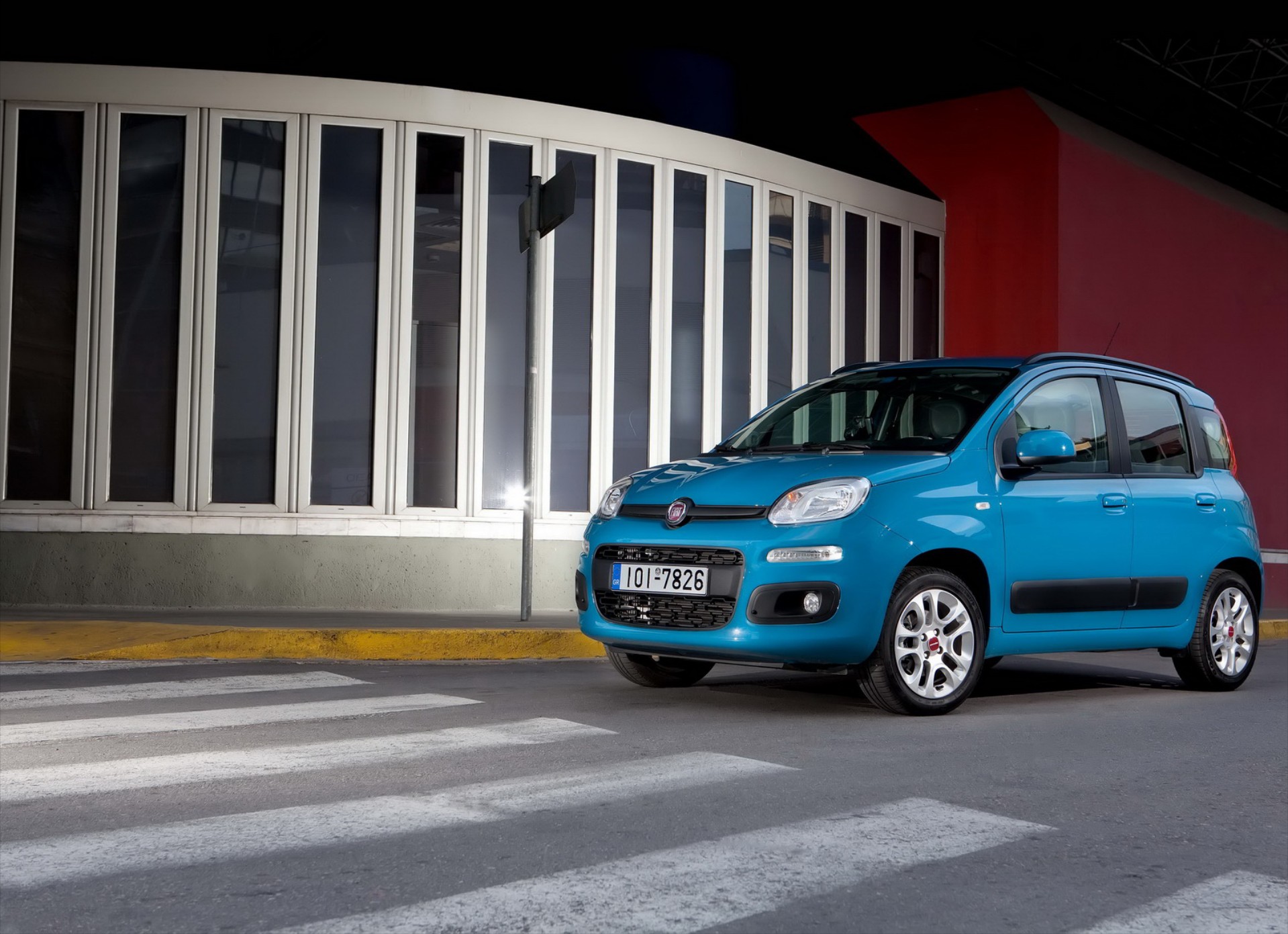 Υψηλή τεχνολογία σε μικρά αυτοκίνητα