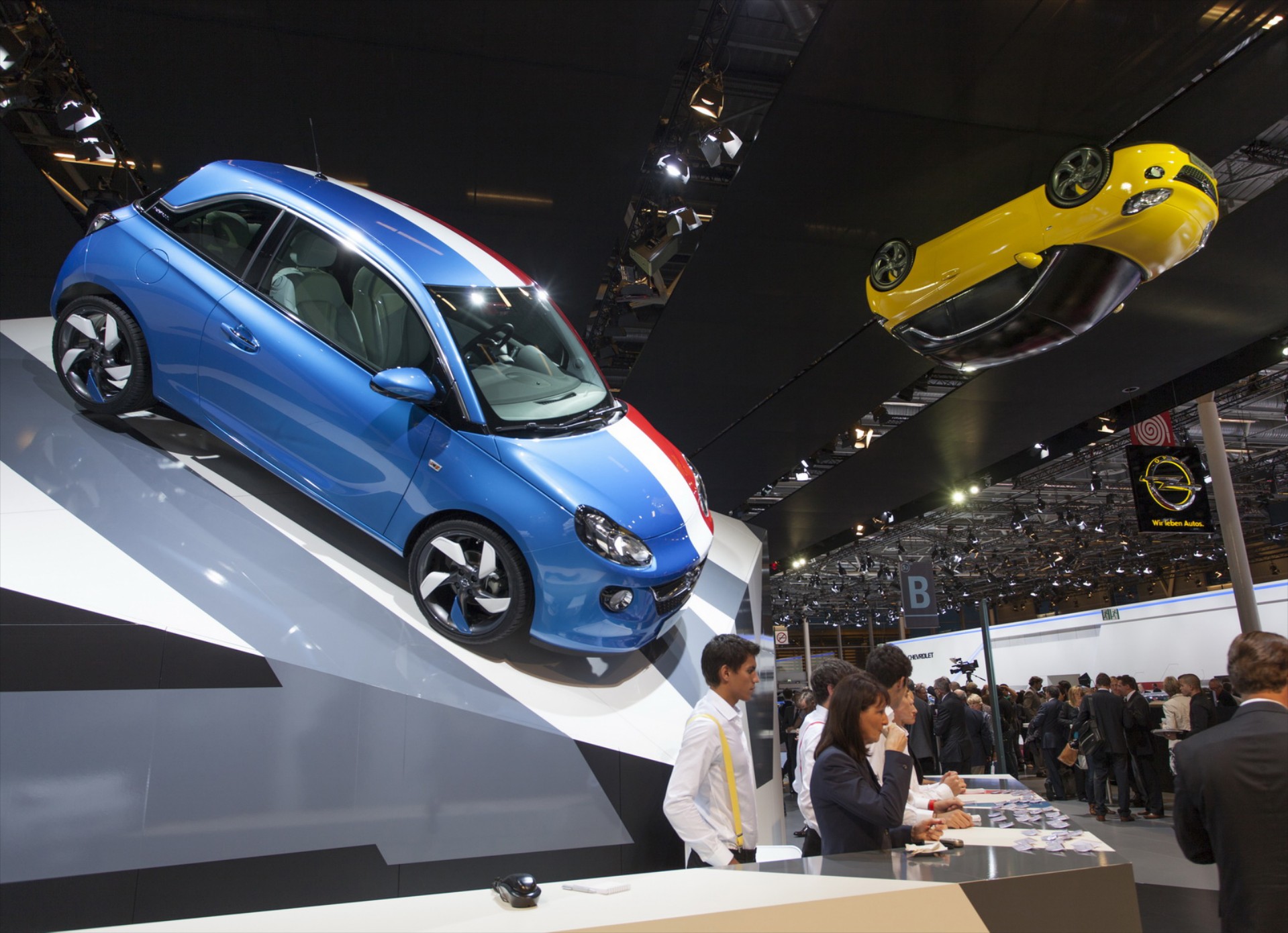 Έσκασε μύτη το νέο μικρό Opel