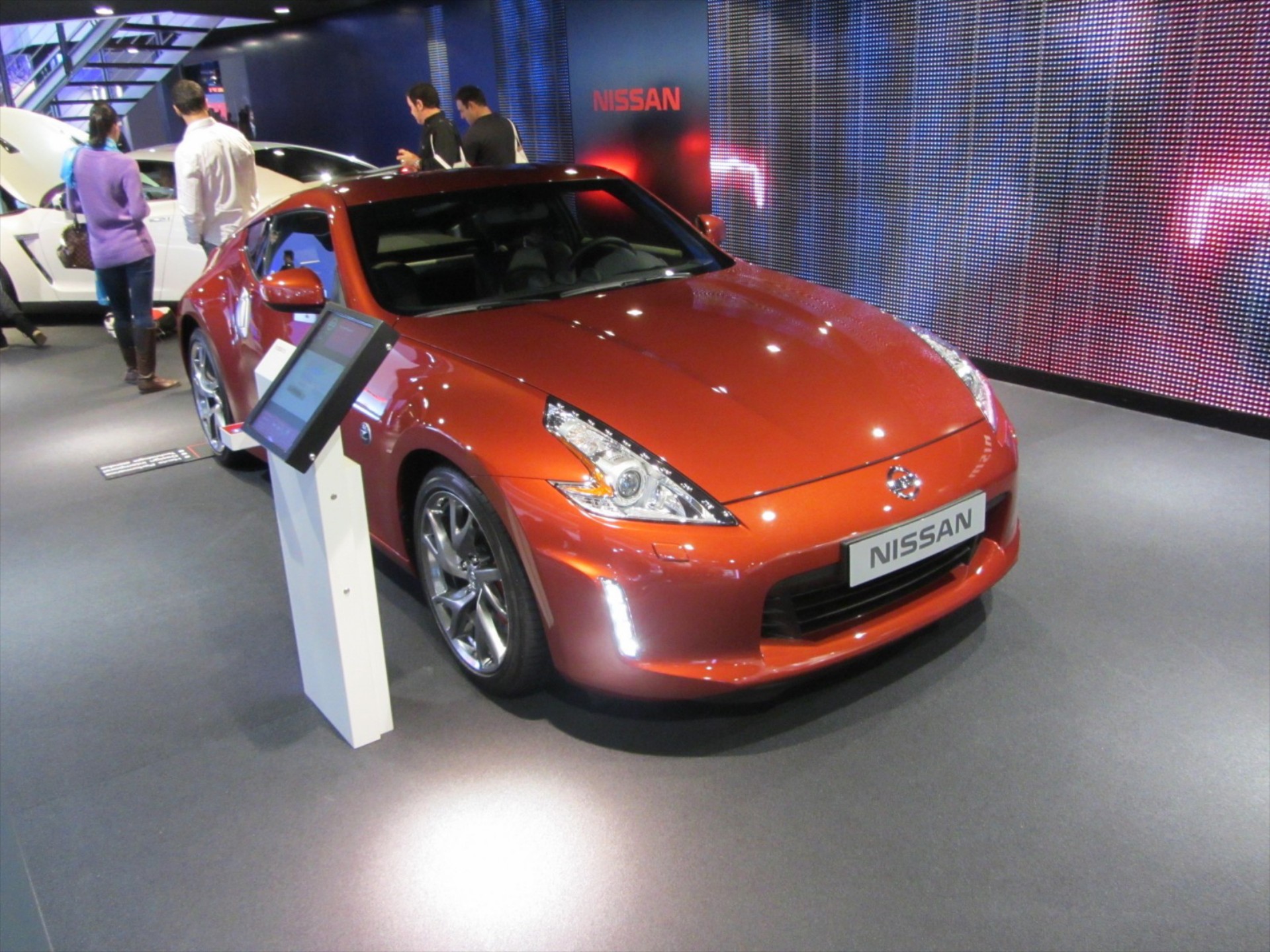 Νέο Nissan 370Z στο Παρίσι

