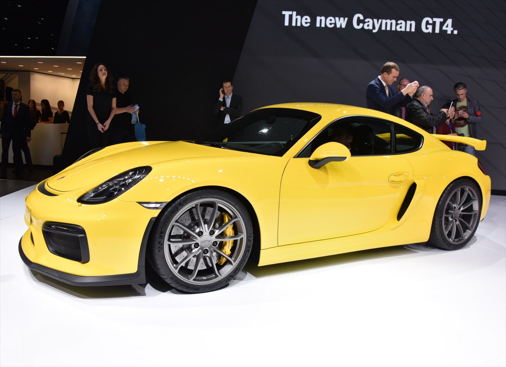 H νέα Porsche Cayman GT4