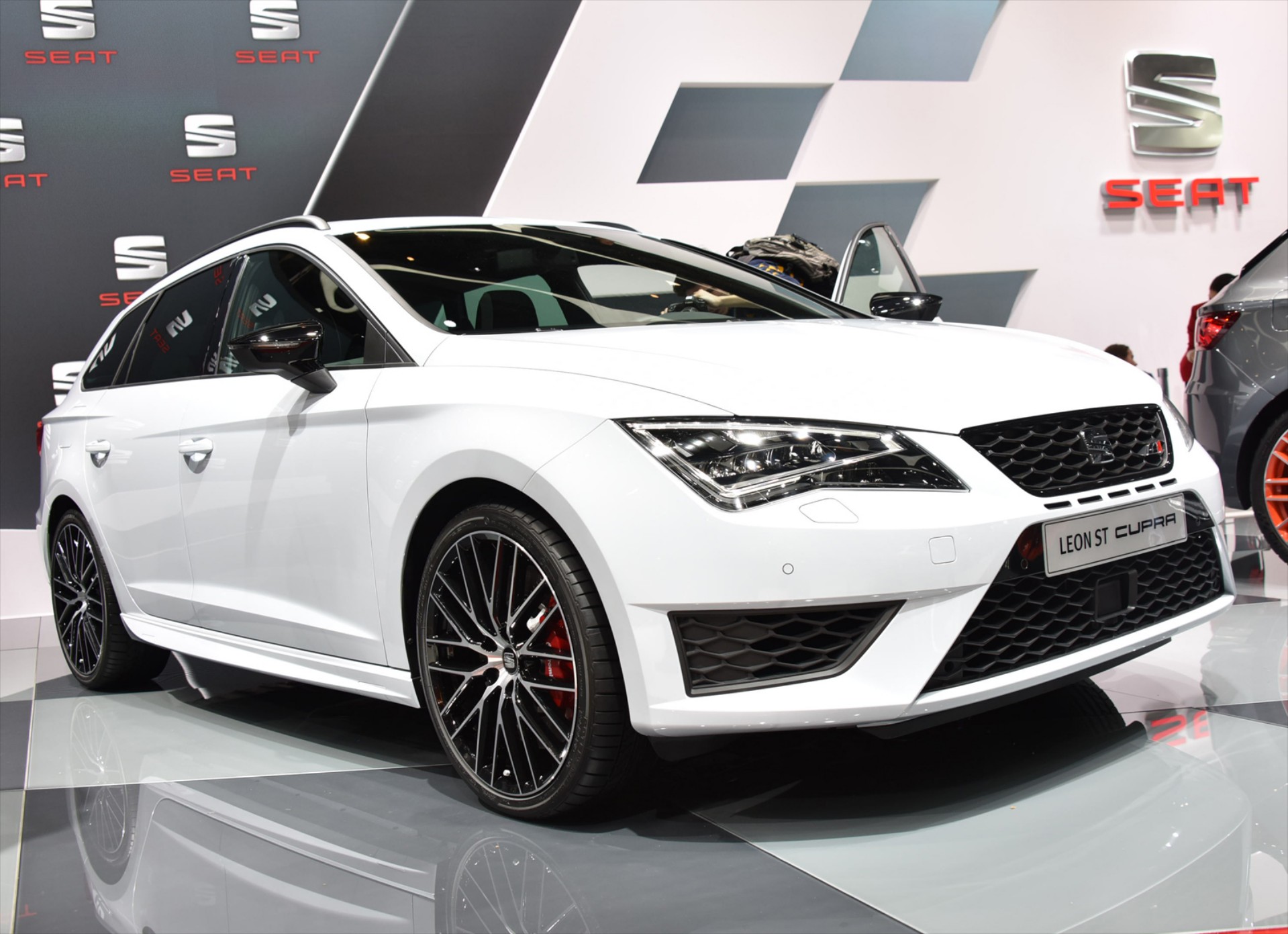 Νέο Seat Leon ST CUPRA και CUPRA 280

