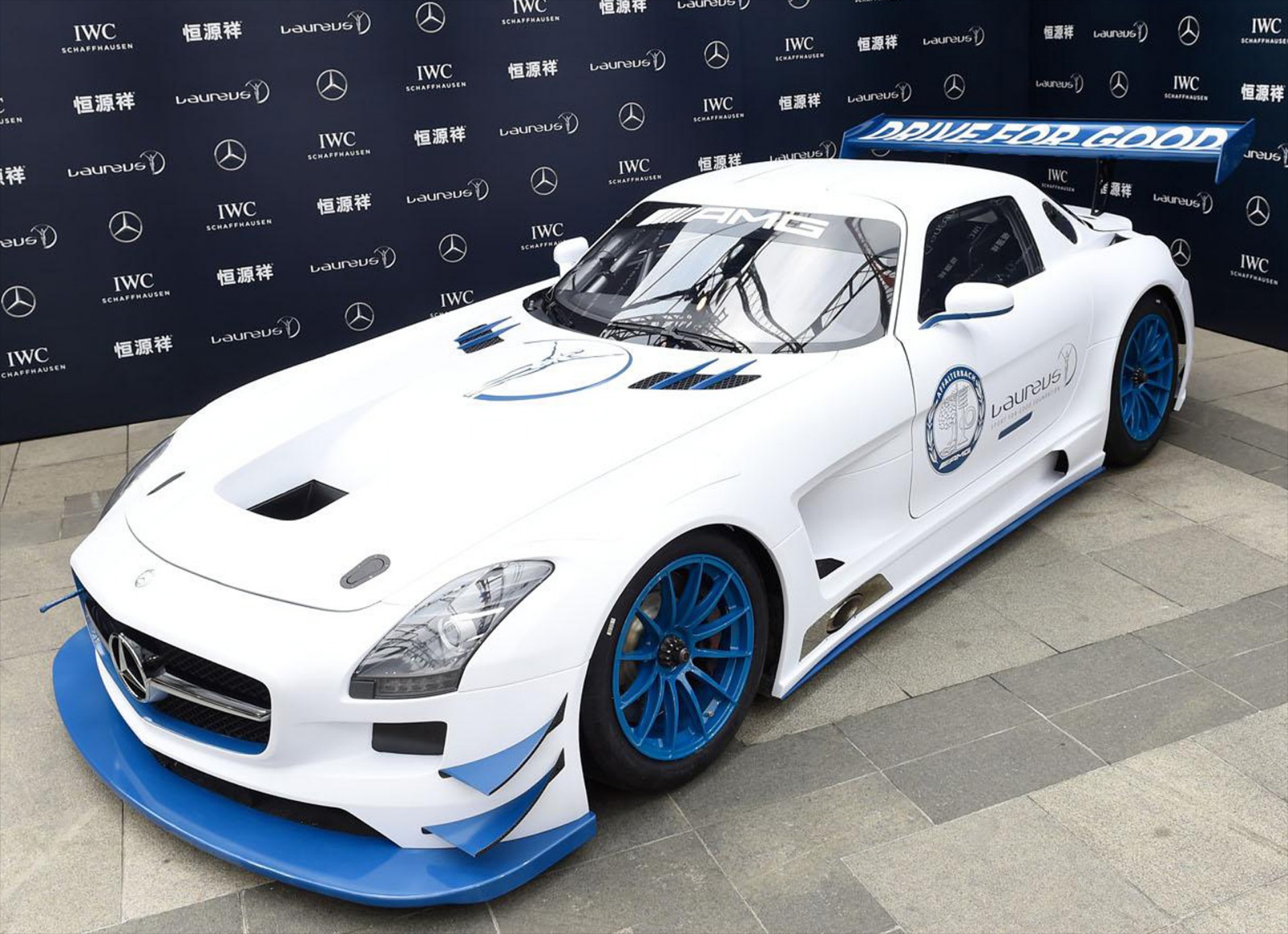 Μοναδική Mercedes-Benz SLS AMG GT3 για… καλό σκοπό