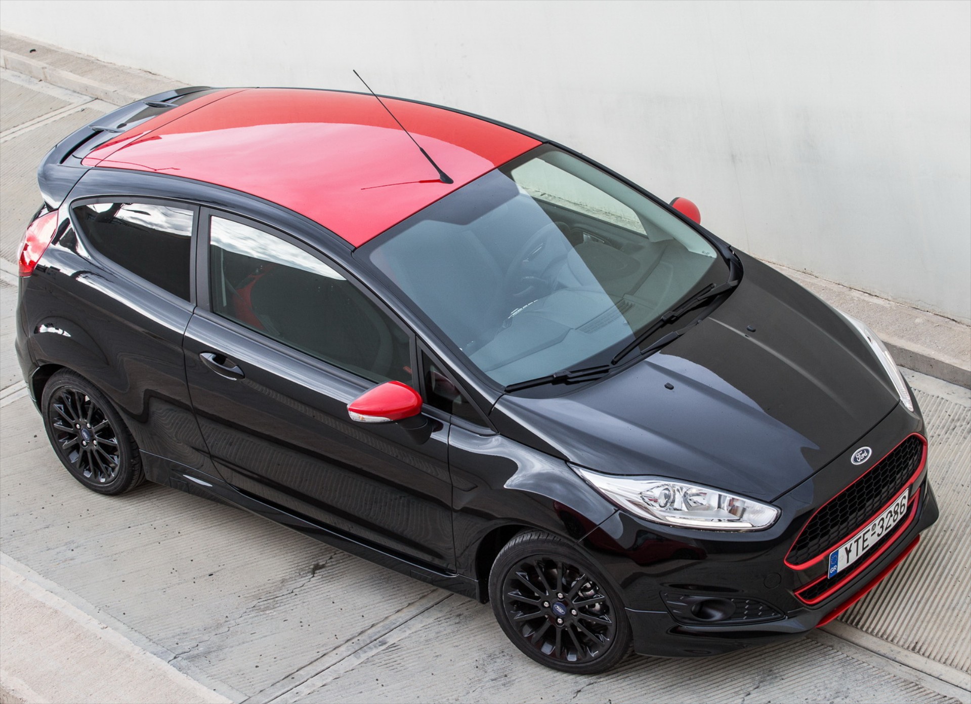 Ford Fiesta Red And Black Red Or Black 1000άρια με 140 ίππους και