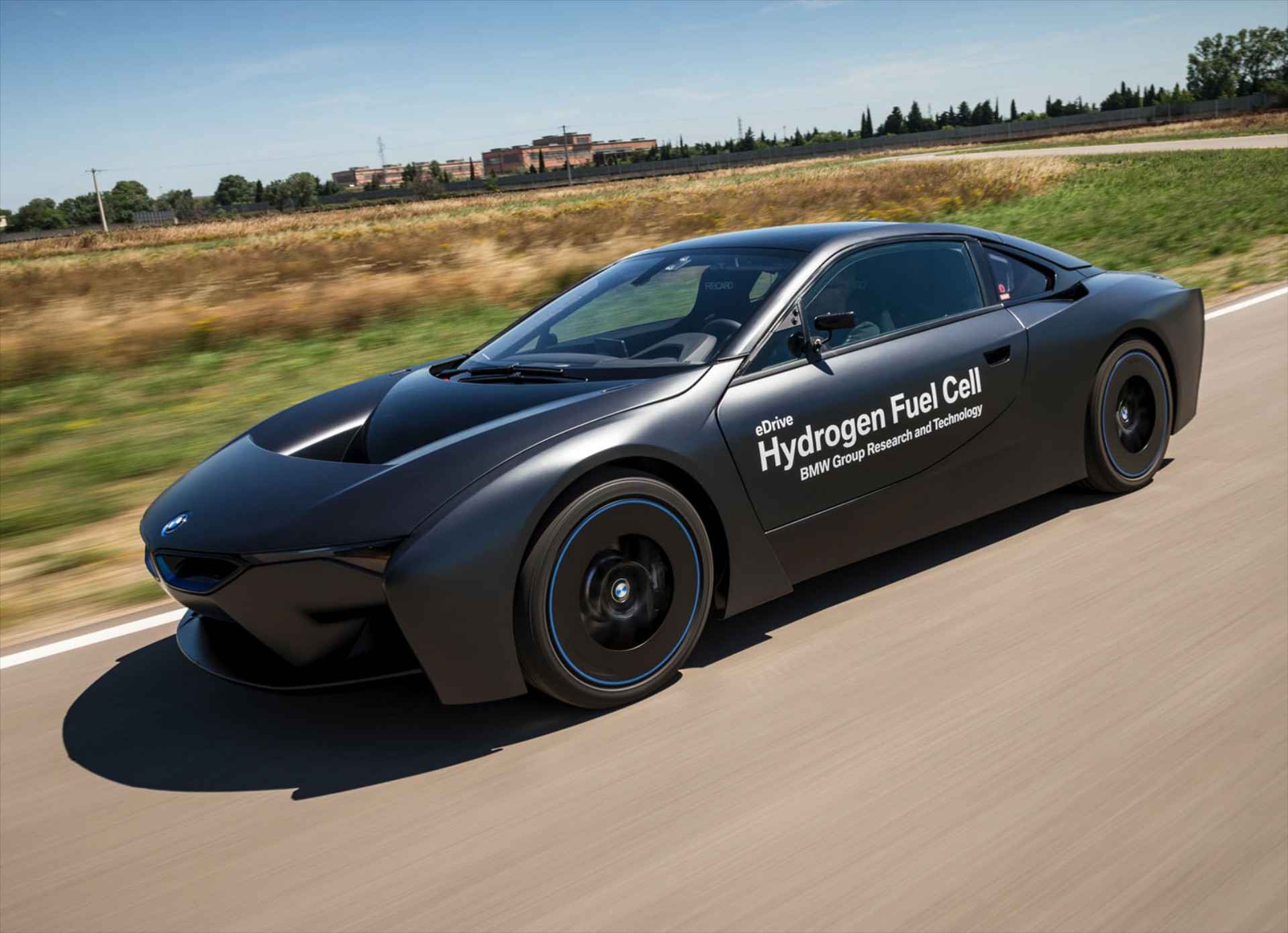 Αποκάλυψη του υδρογονοκίνητου BMW i8