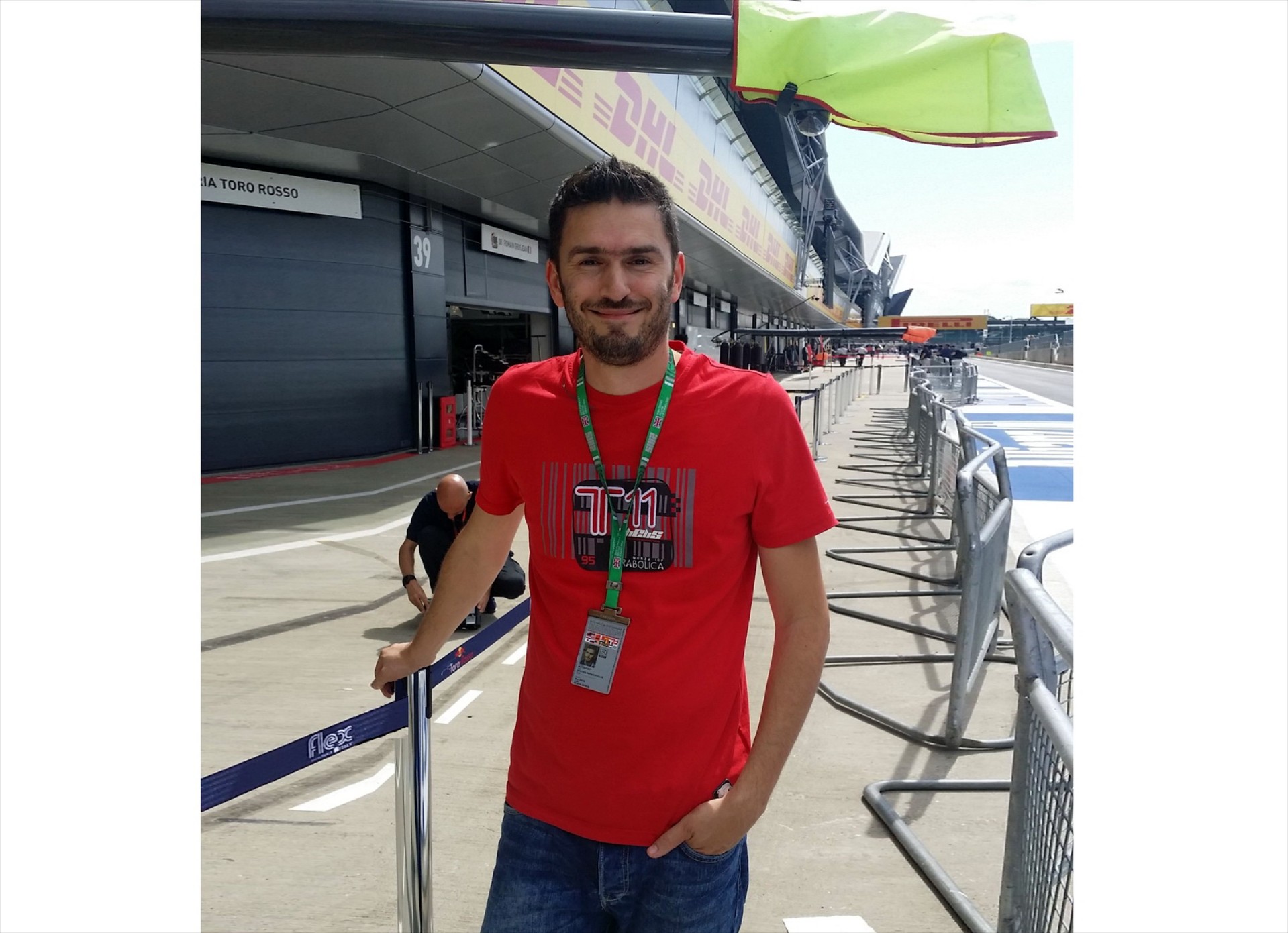 ΑΠΟΣΤΟΛΗ: Μια Πέμπτη στα Paddock