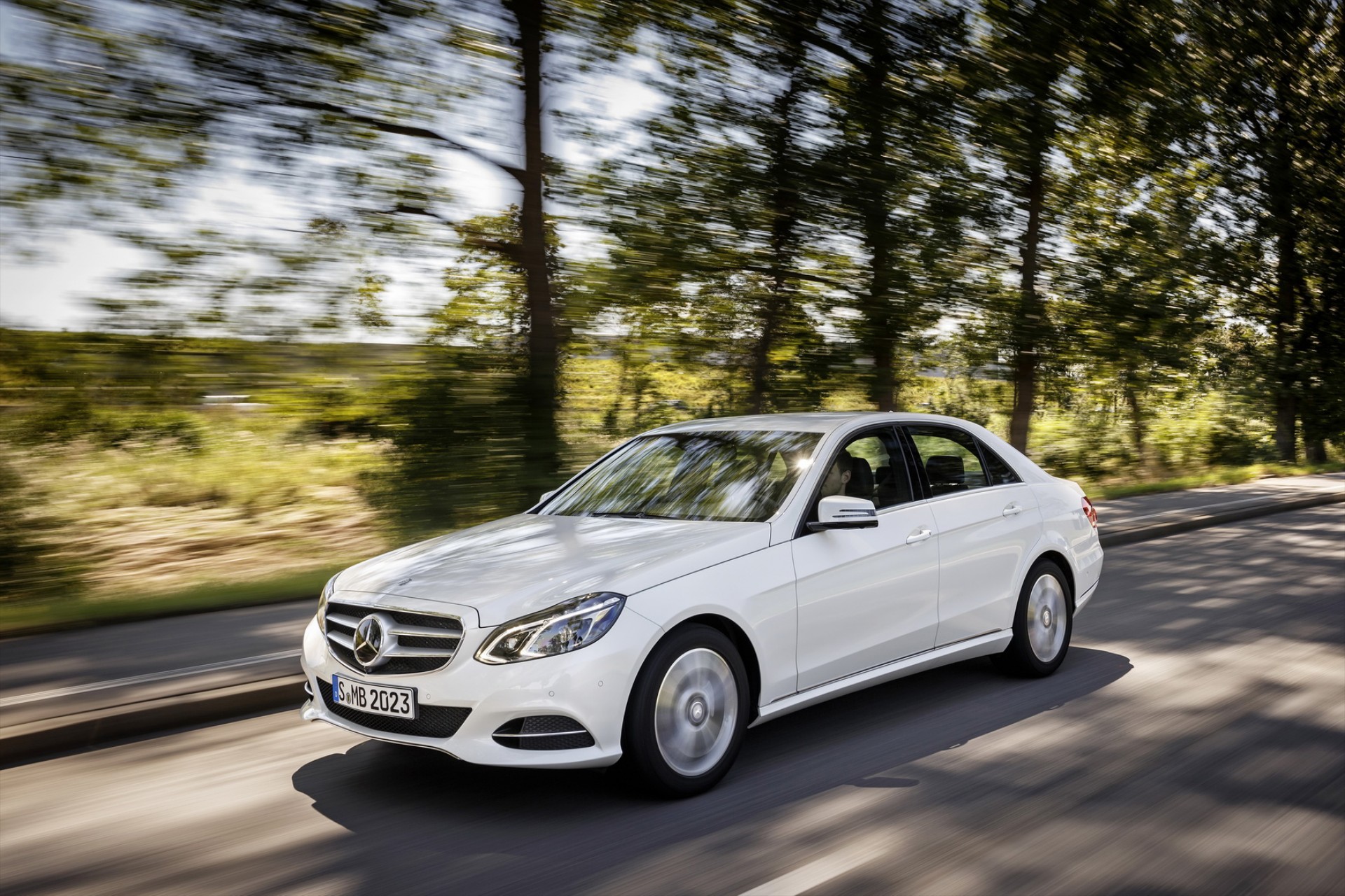 TEST:  Mercedes Benz E 200 NGT 