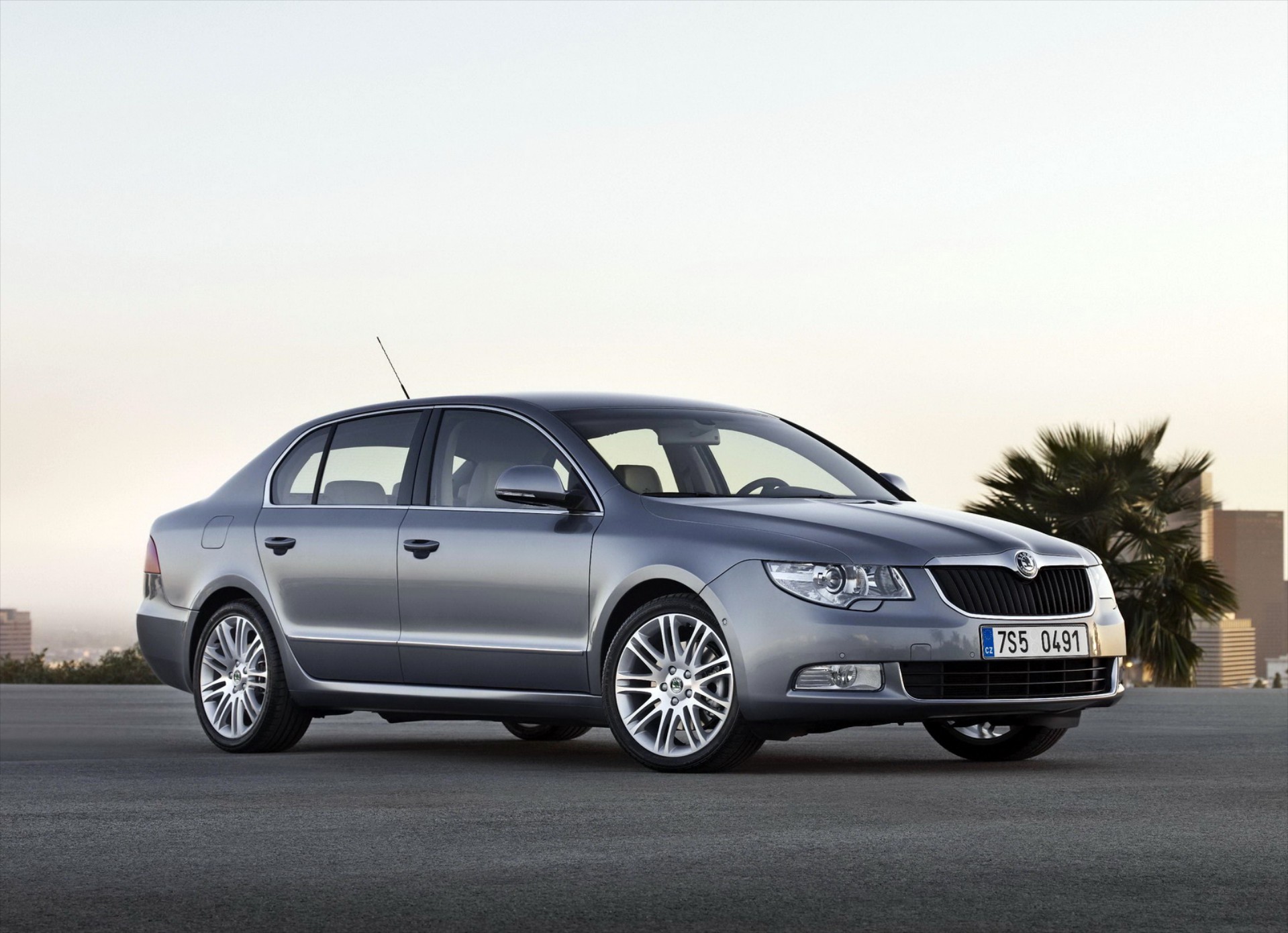 Νέο Skoda Superb 1.6 TDi diesel