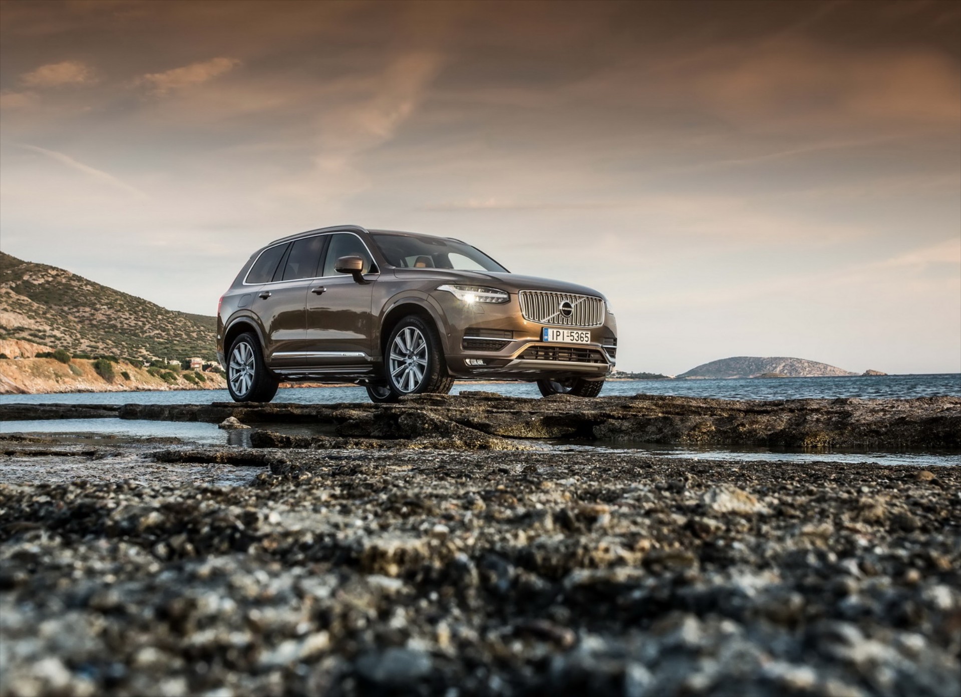ΟΔΗΓΟΥΜΕ: VOLVO XC90 2.0 D5 AWD