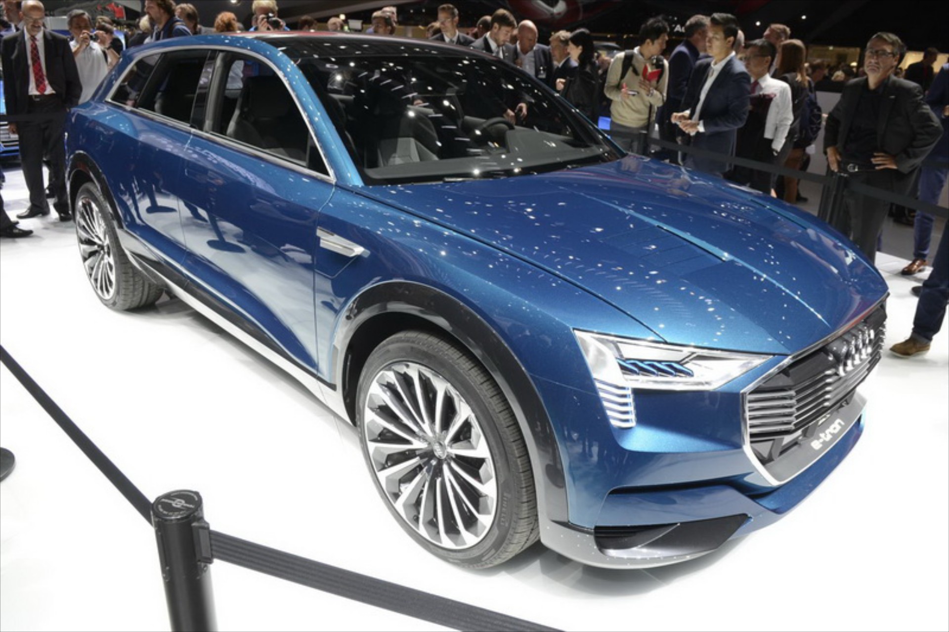 Audi e-tron quattro concept