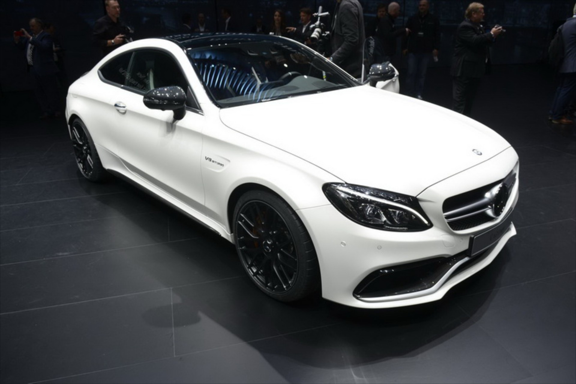 Επίσημα η νέα Mercedes-Benz C63 AMG Coupe (+VIDEO)