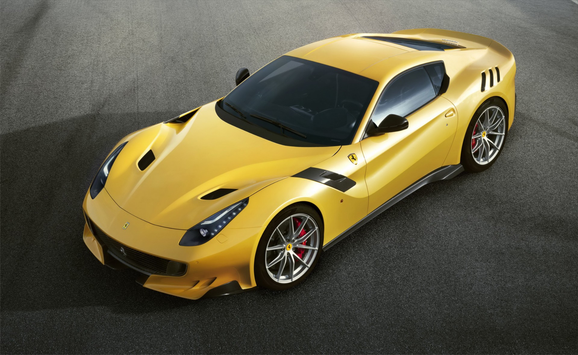 Ferrari F12tdf 780 ίππων για λίγους τυχερούς