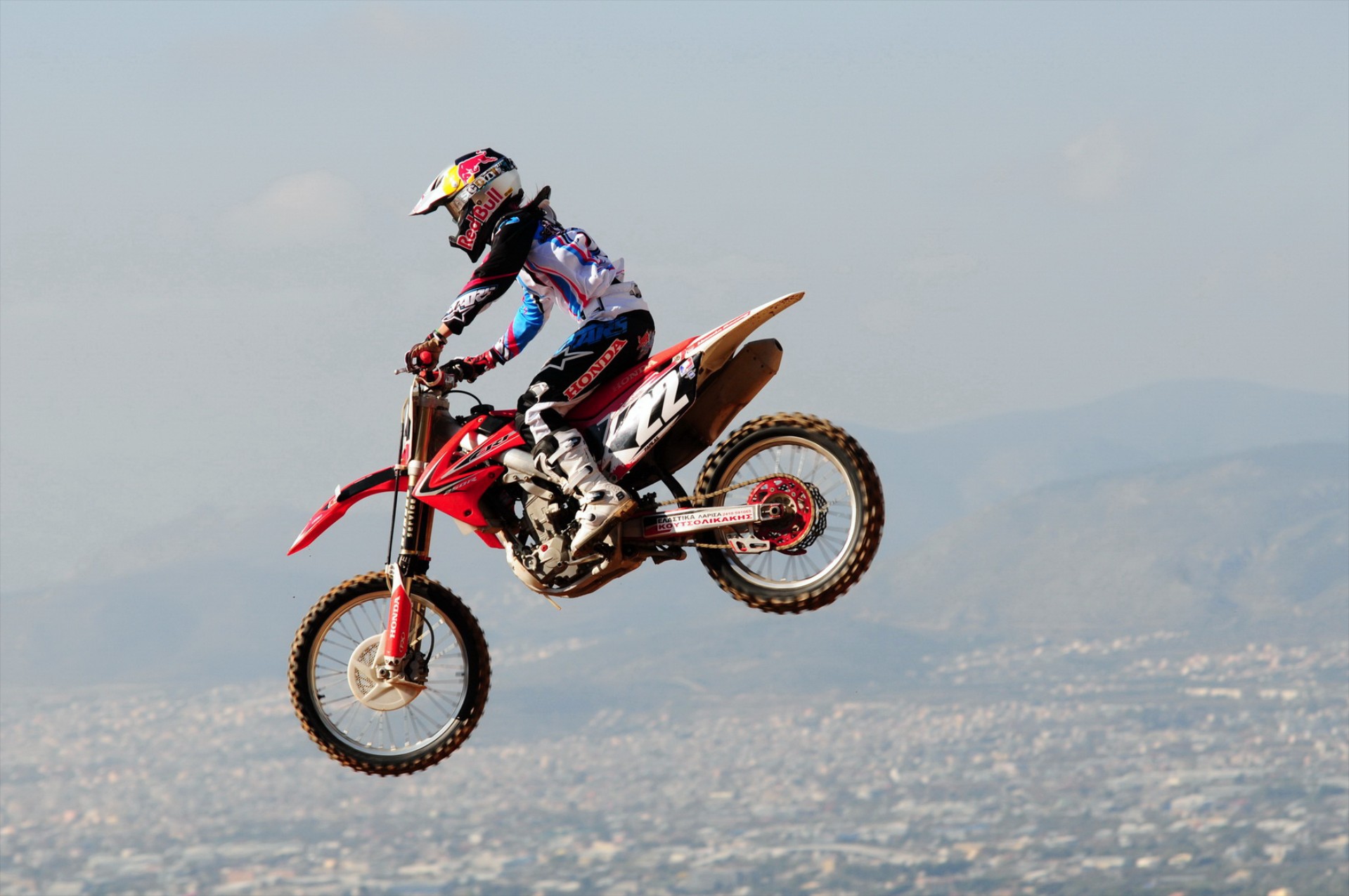 Η Ashley Fiolek εμπνέει μικρούς λάτρεις του motocross
