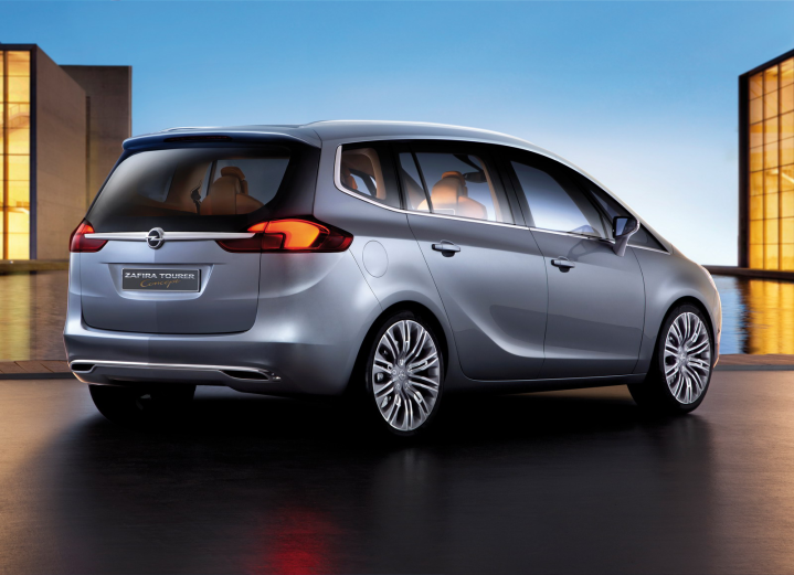 opel zafira tourer concept  Προπομπός του νέου zafira