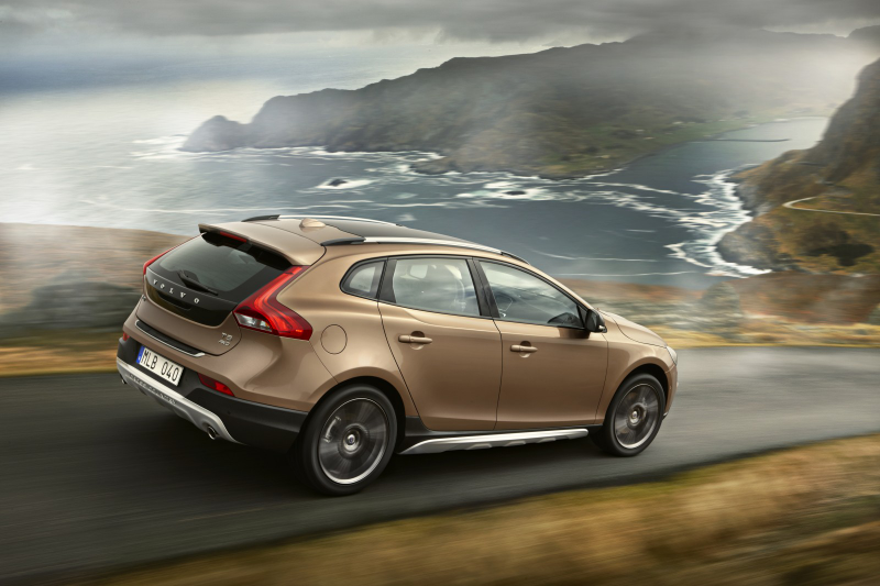 V40 CROSS COUNTRY 2.0 D4 Auto Kinetic