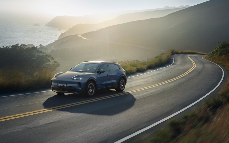 CAYENNE ELECTRIC AWD