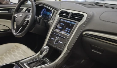 Ford Mondeo Vignale. Ανώτερη εμπειρία